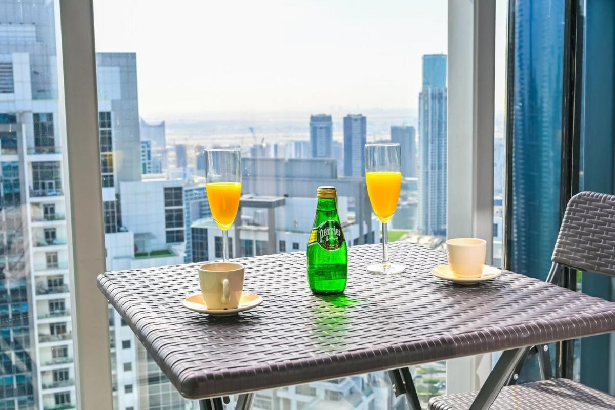 New 2 Bed Burj Khalifa View, 64th Floor Infinity Pool * Dubai