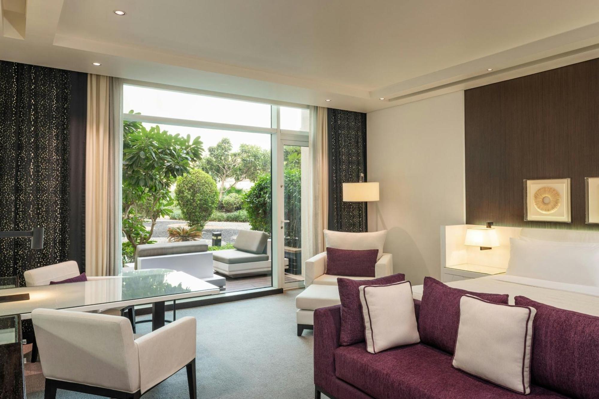 Le Meridien & Conference Centre 5*