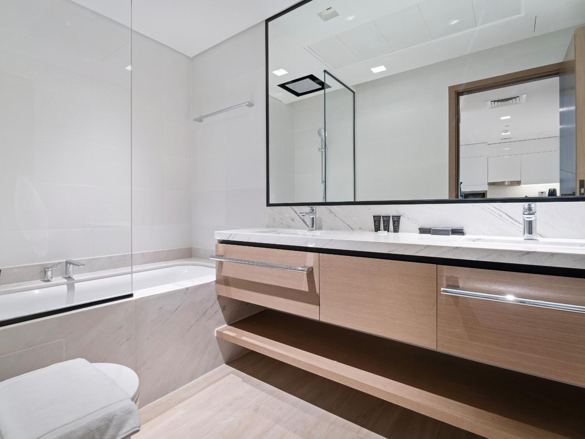 Charming 1bdr In Palace Residence-creek Harbor Dubai