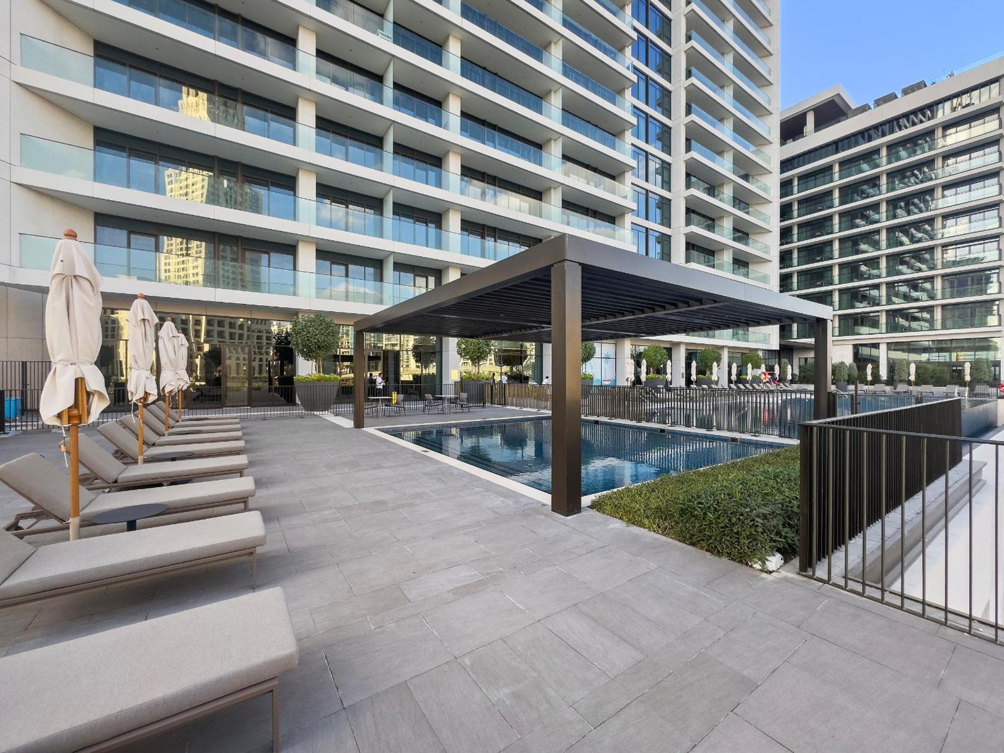 Charming 1bdr In Palace Residence-creek Harbor Dubai