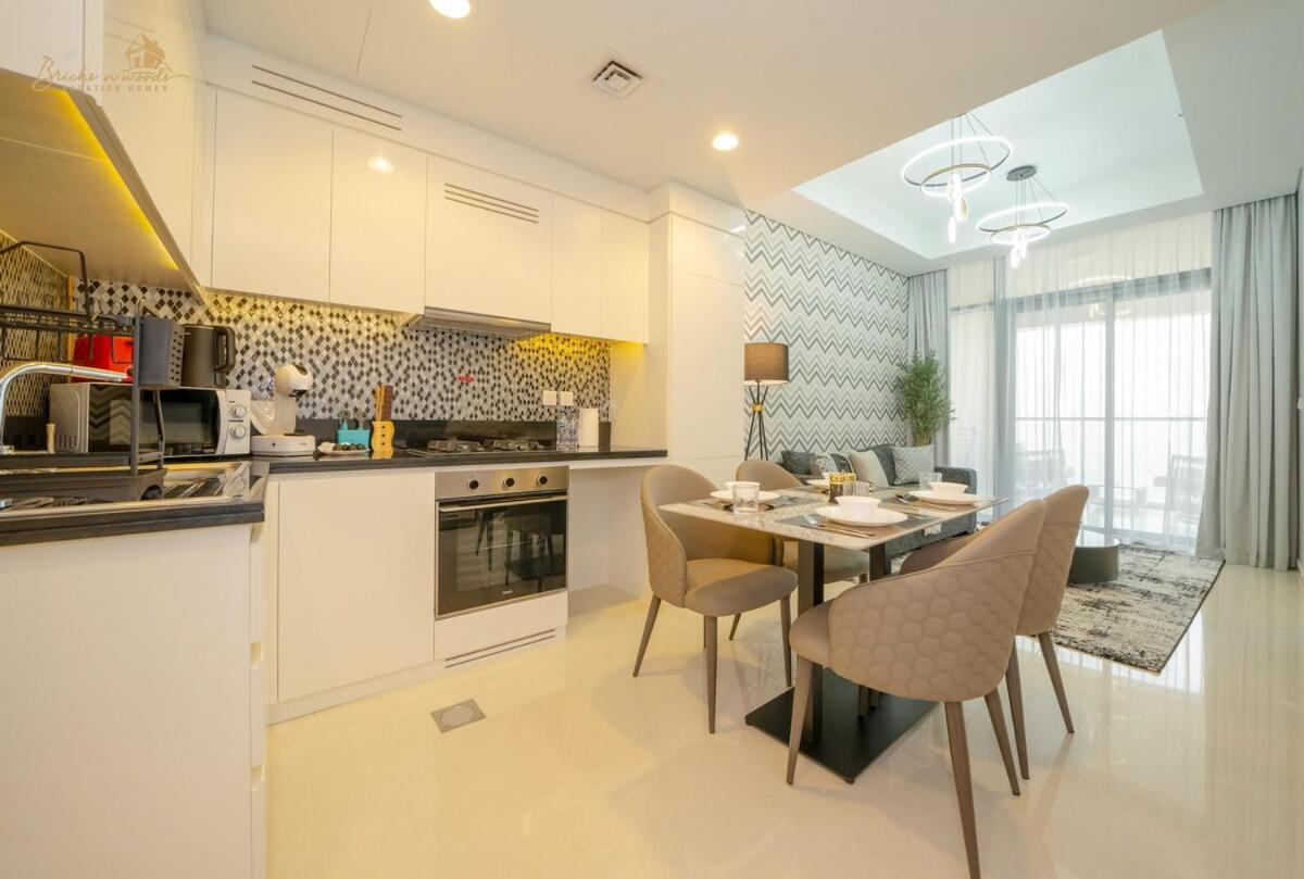 Modern Sunset View 2bhk 6pax Holiday home Dubai