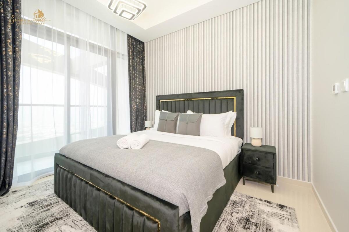 Modern Sunset View 2bhk 6pax Holiday home Dubai