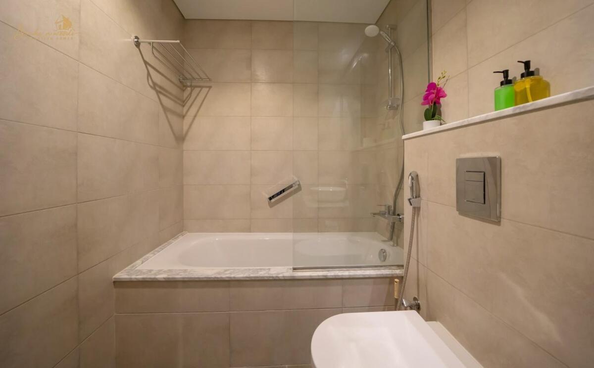 Modern Sunset View 2bhk 6pax Dubai