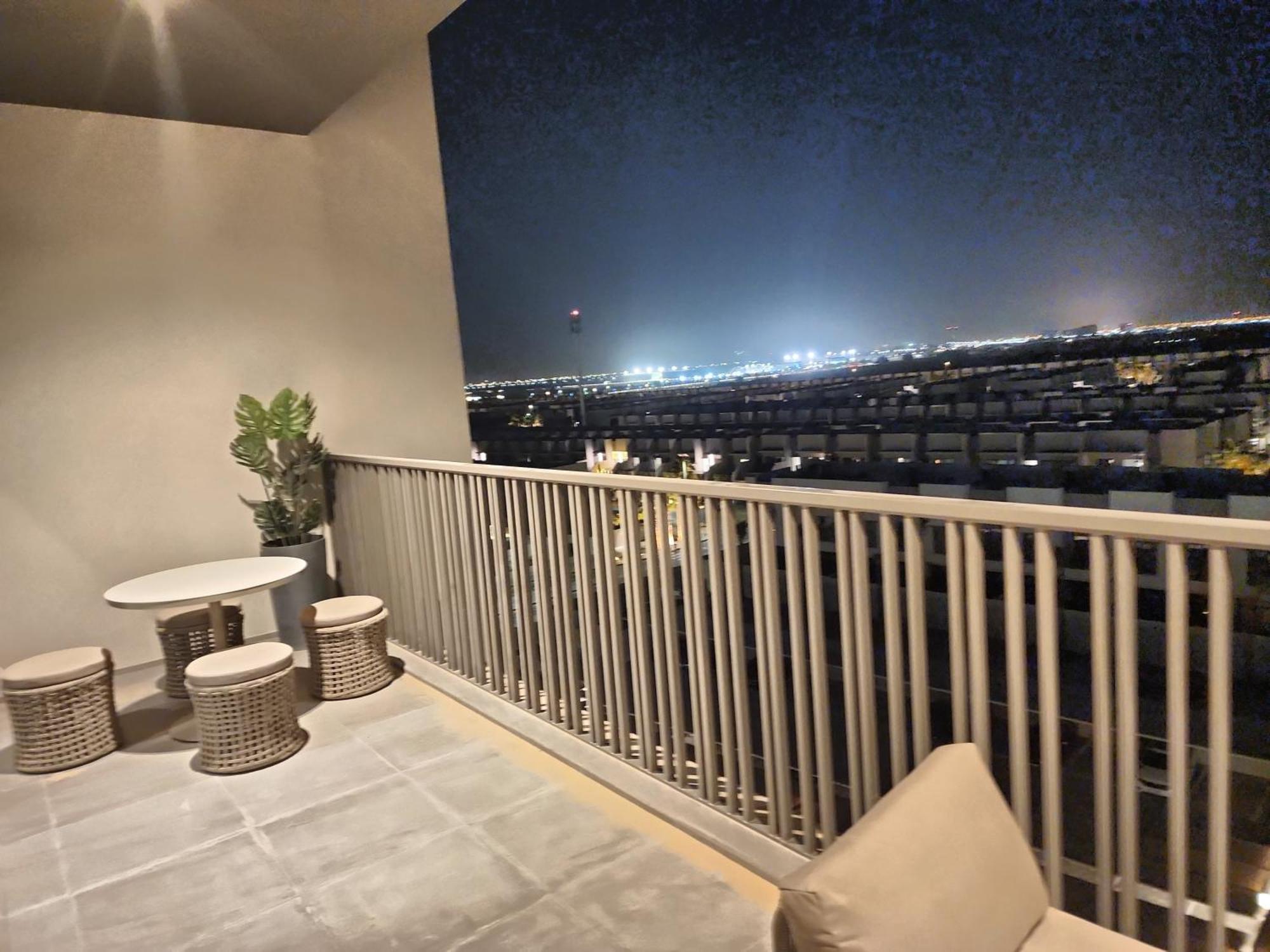 Dvr 1br In Mag 900 Mbr Apartment Dubai