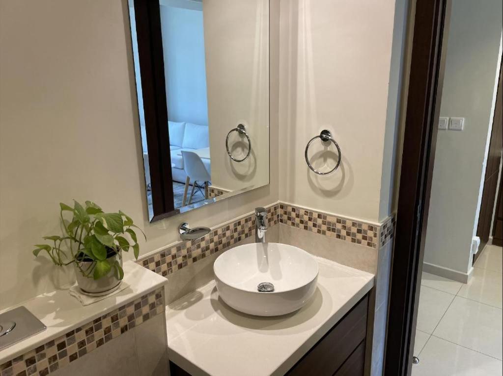 Apartment 1bed -walkable To Mall Dubai