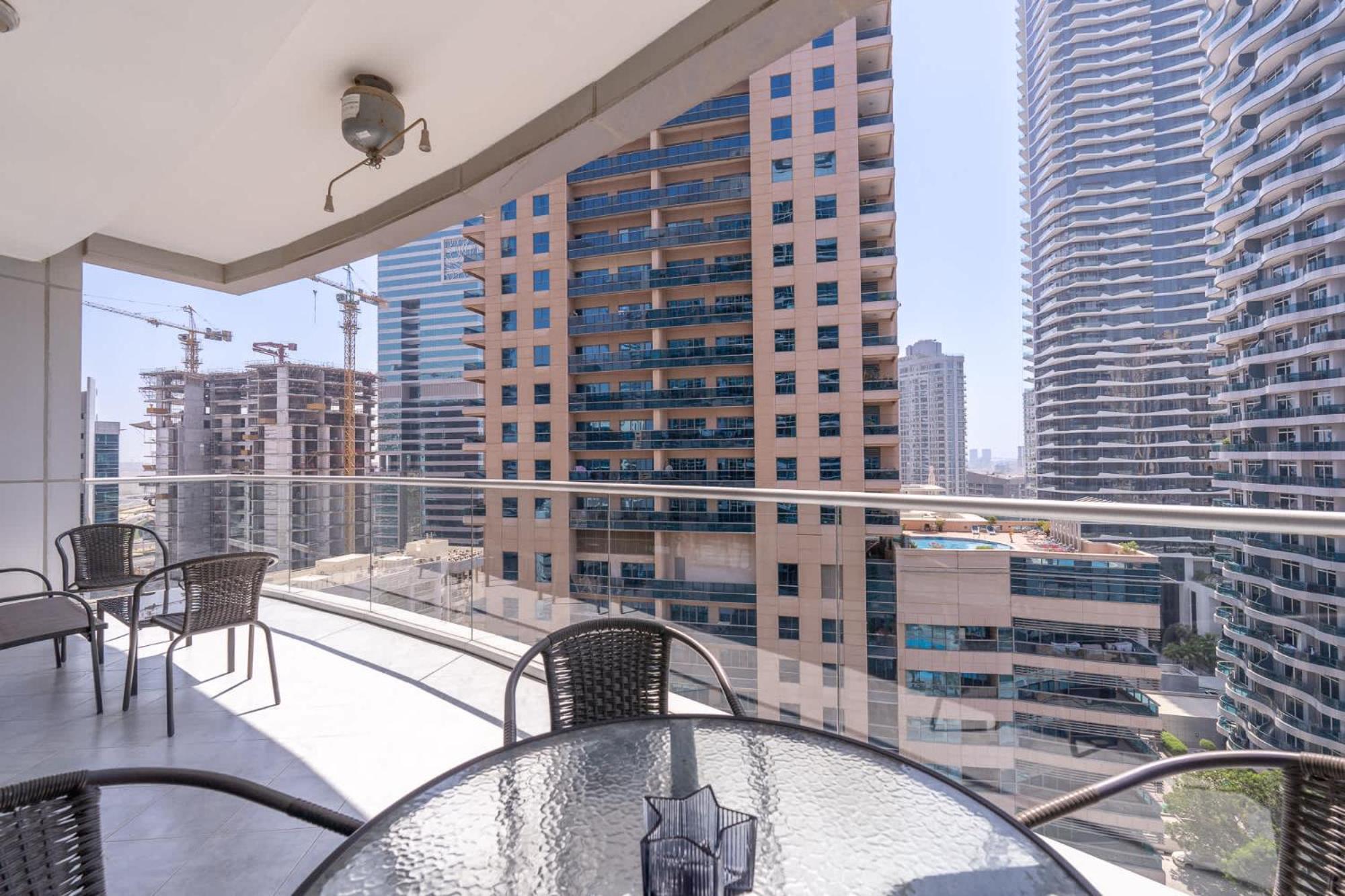 Apartment Cozy 3br With View In Marina! *