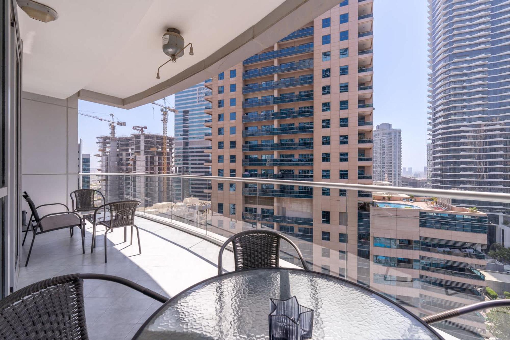Cozy 3br With View In Marina! Dubai