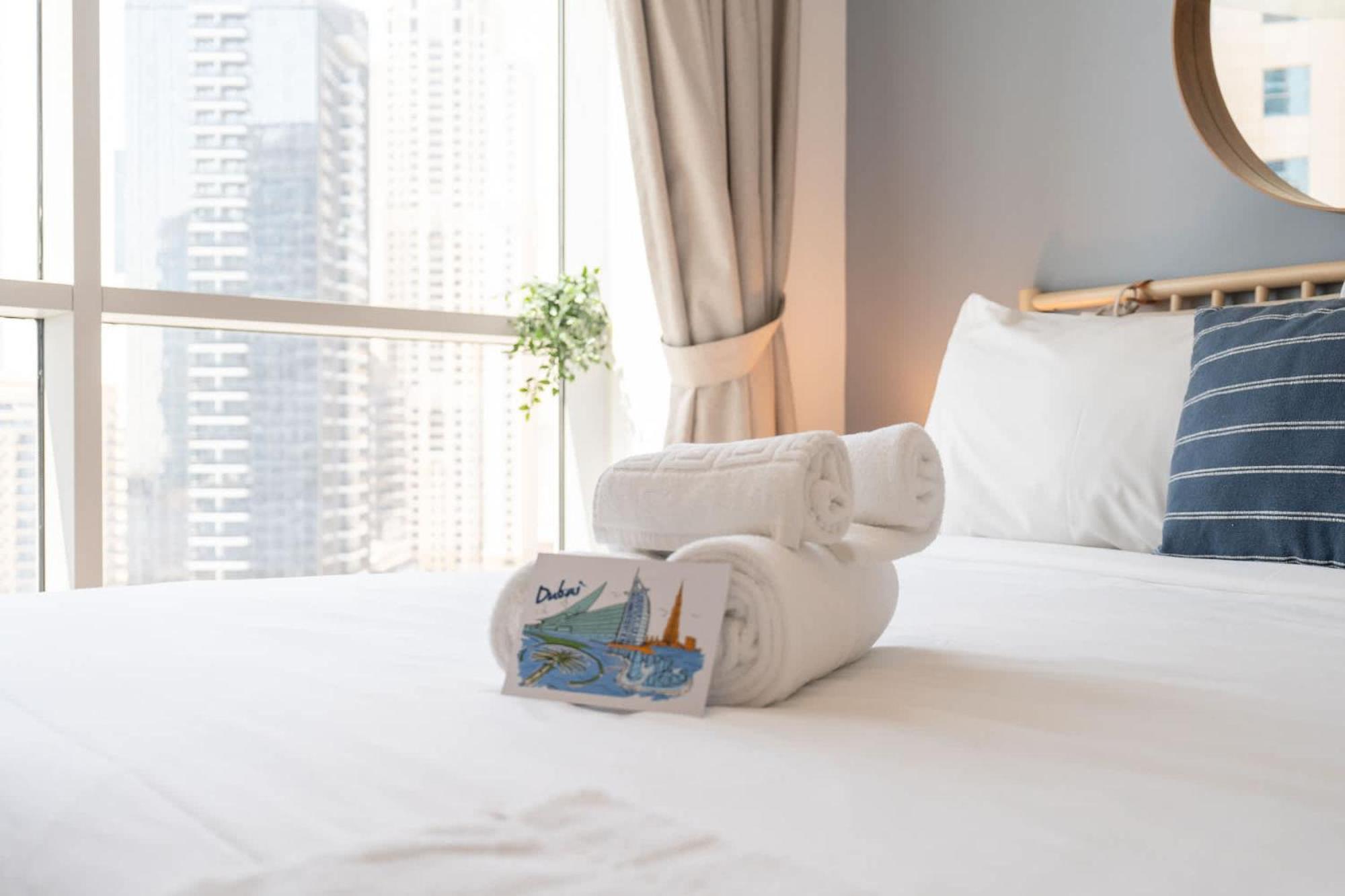 Apartment Cozy 3br With View In Marina! Dubai