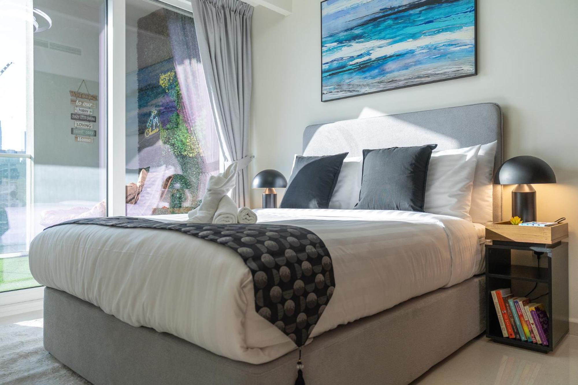 Stunning Burj View - Cozy 2br - 5 Min Mall *