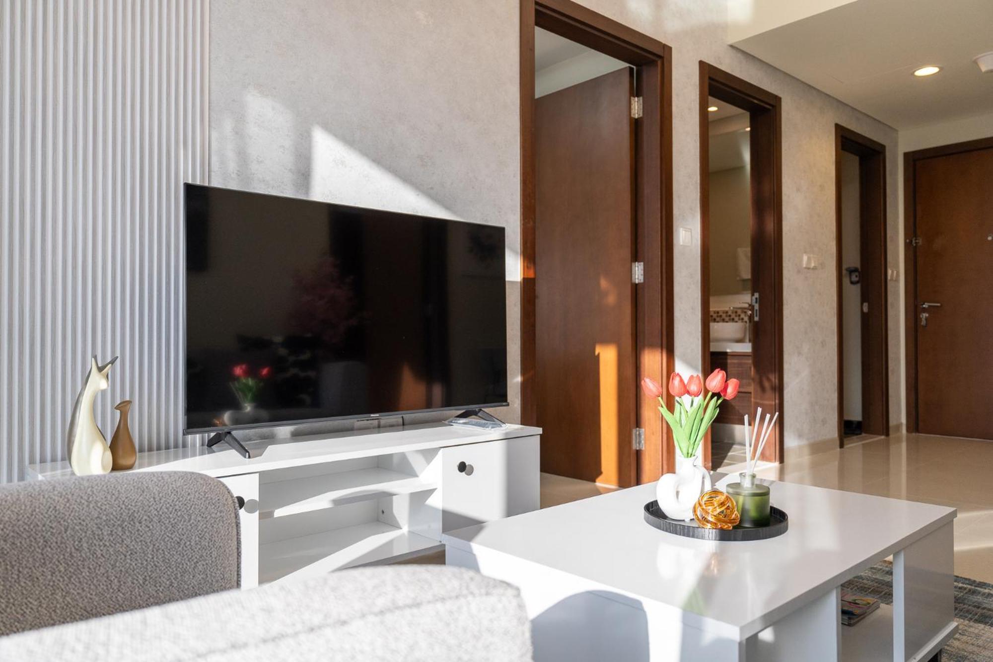 Apartment Stunning Burj View - Cozy 2br - 5 Min Mall *
