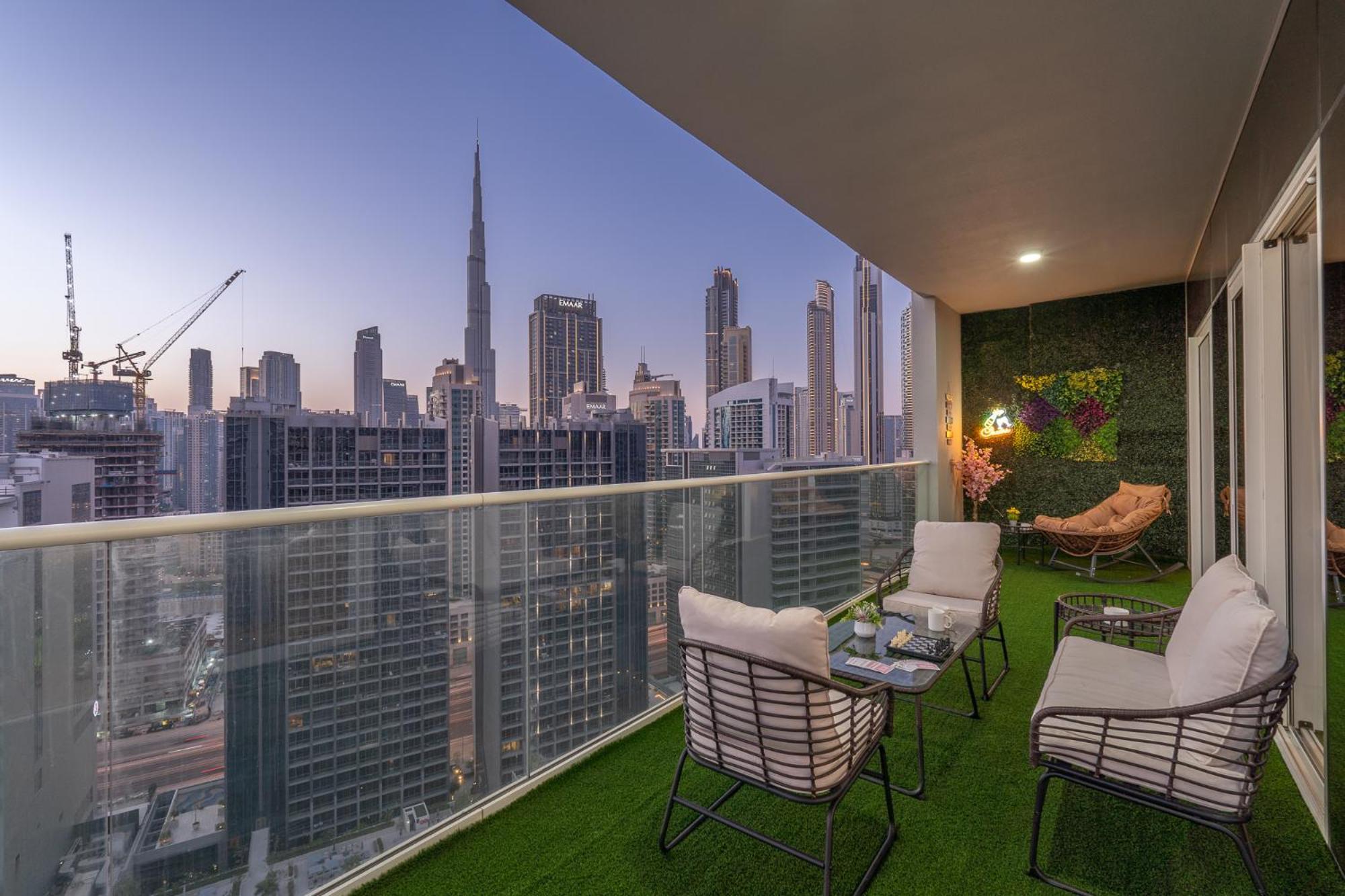 Stunning Burj View - Cozy 2br - 5 Min Mall Dubai