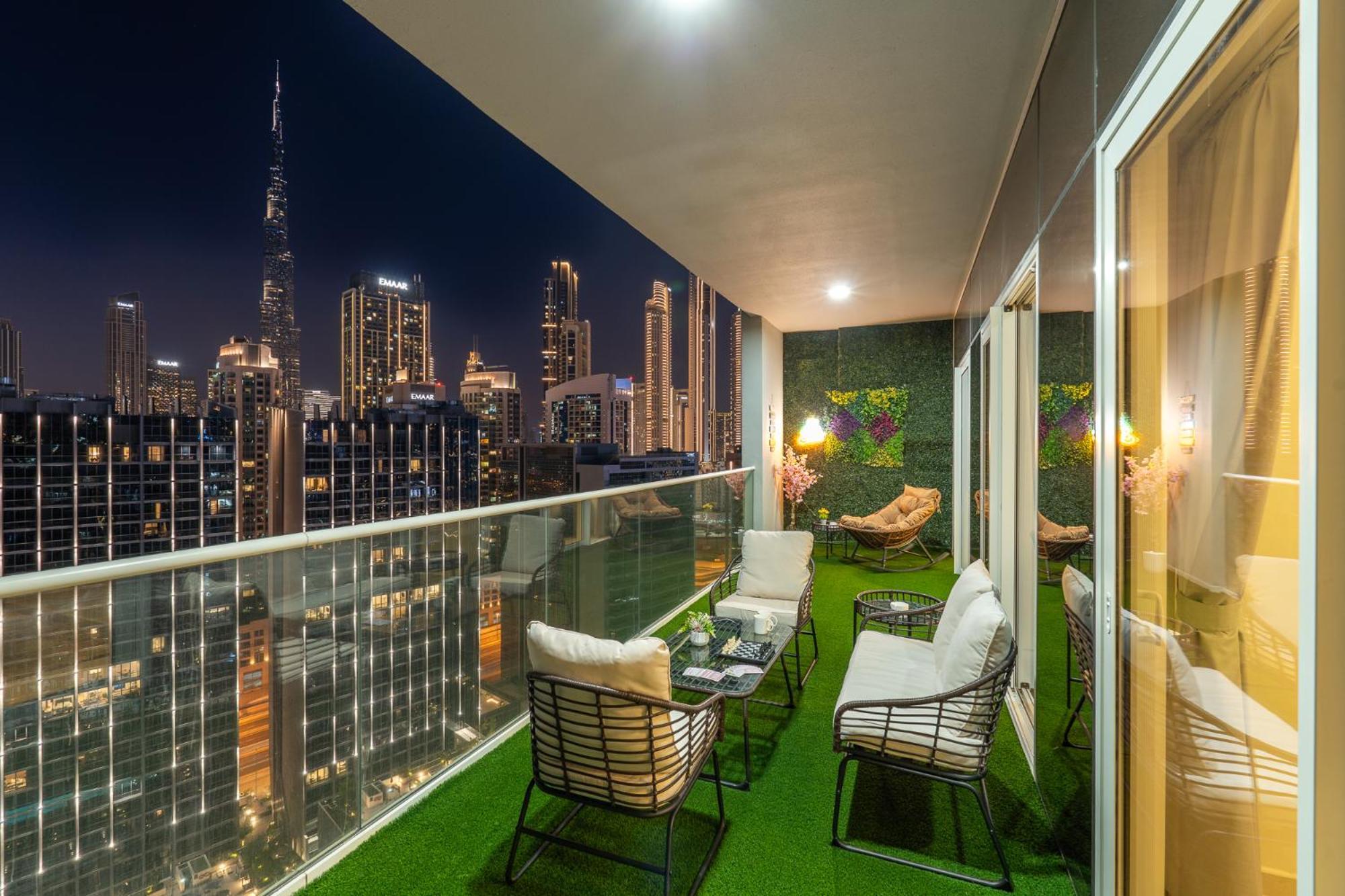 Stunning Burj View - Cozy 2br - 5 Min Mall Dubai