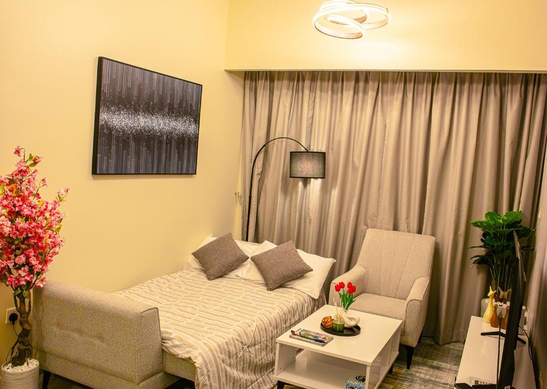 Stunning Burj View - Cozy 2br - 5 Min Mall *