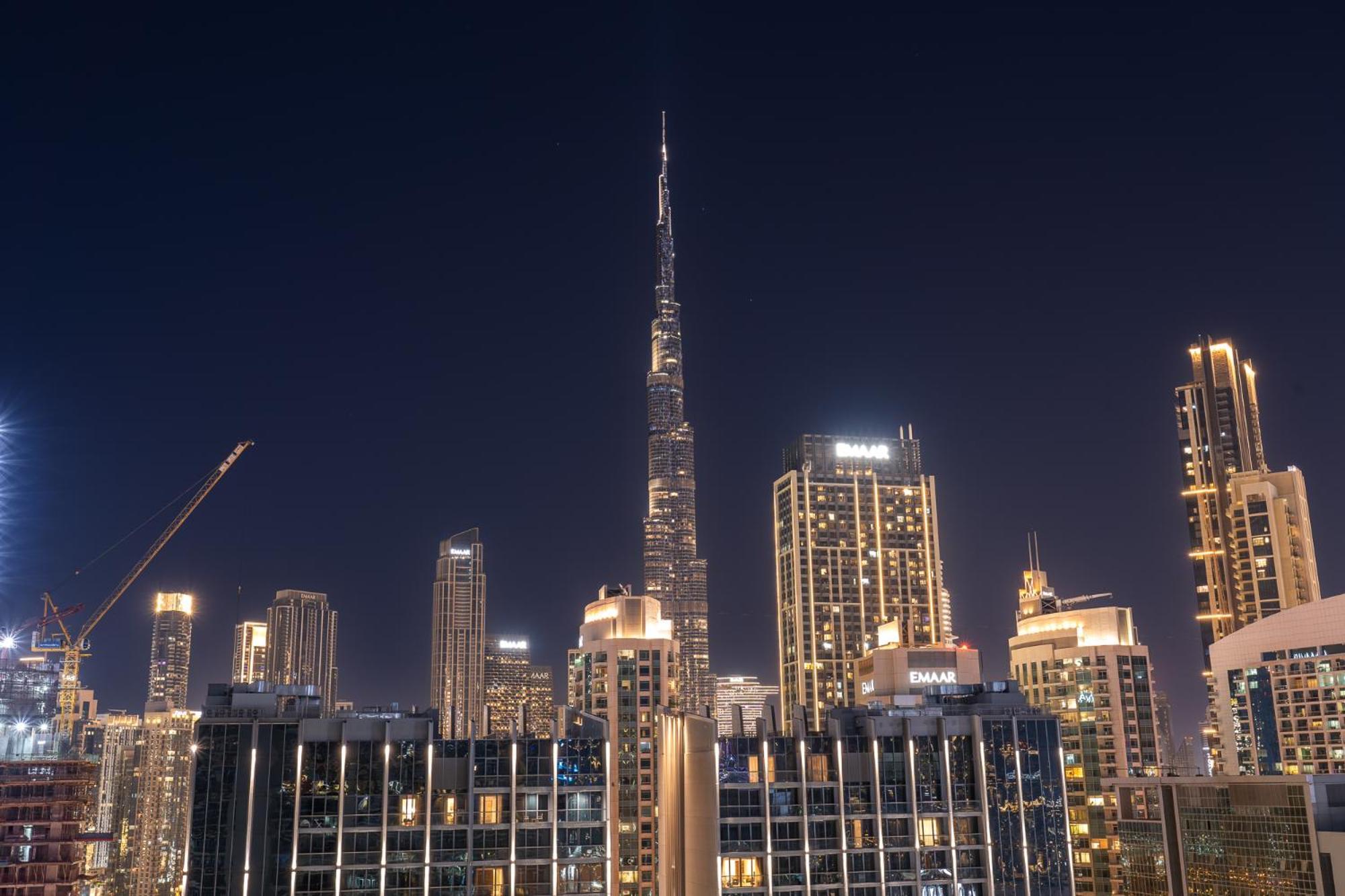 Stunning Burj View - Cozy 2br - 5 Min Mall Apartment Dubai