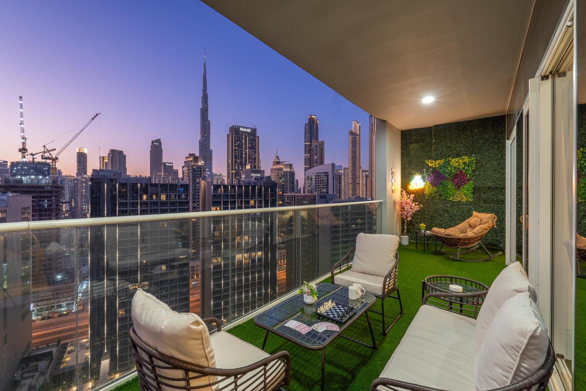 Stunning Burj View - Cozy 2br - 5 Min Mall *
