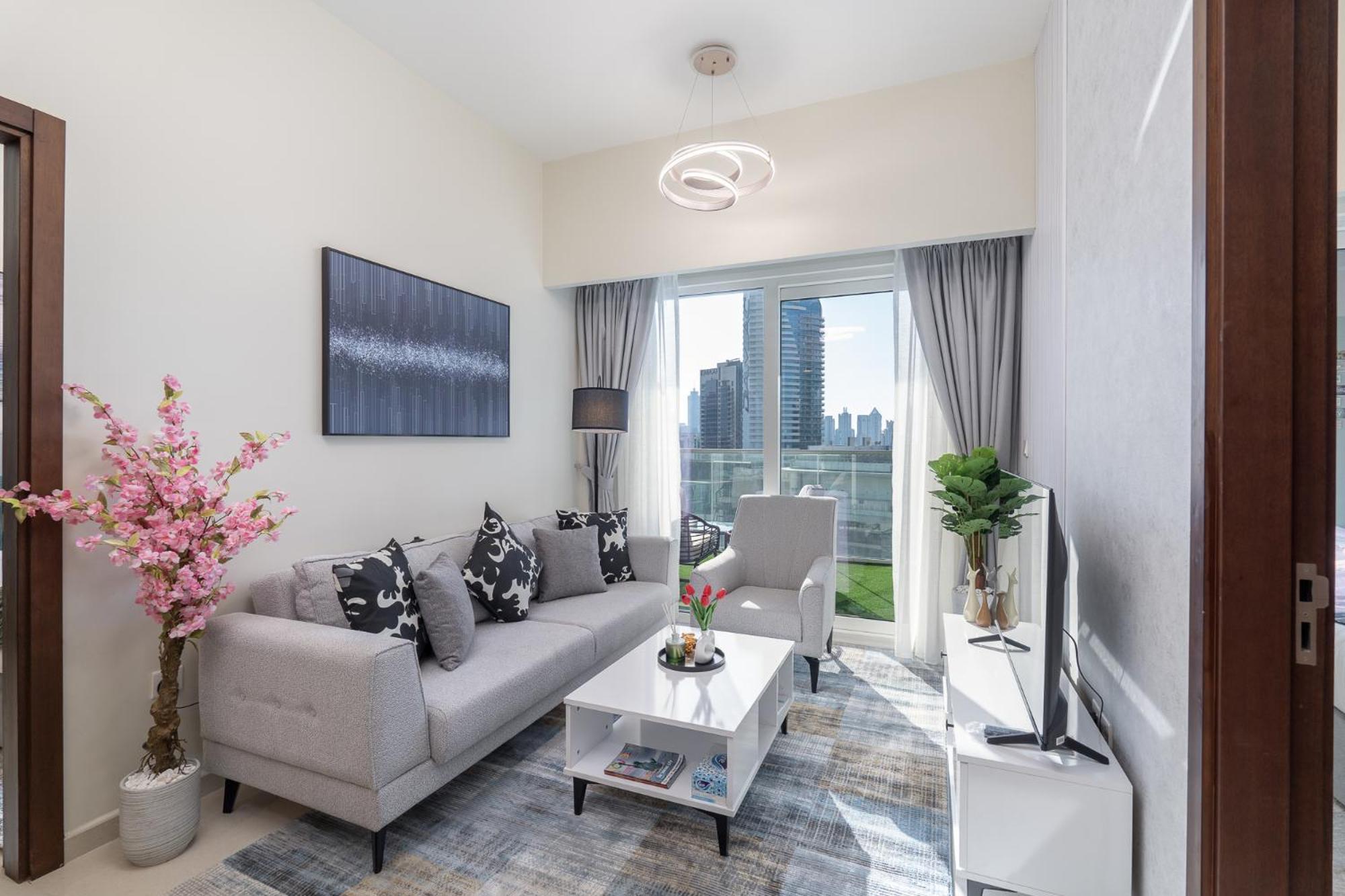 Stunning Burj View - Cozy 2br - 5 Min Mall Apartment *