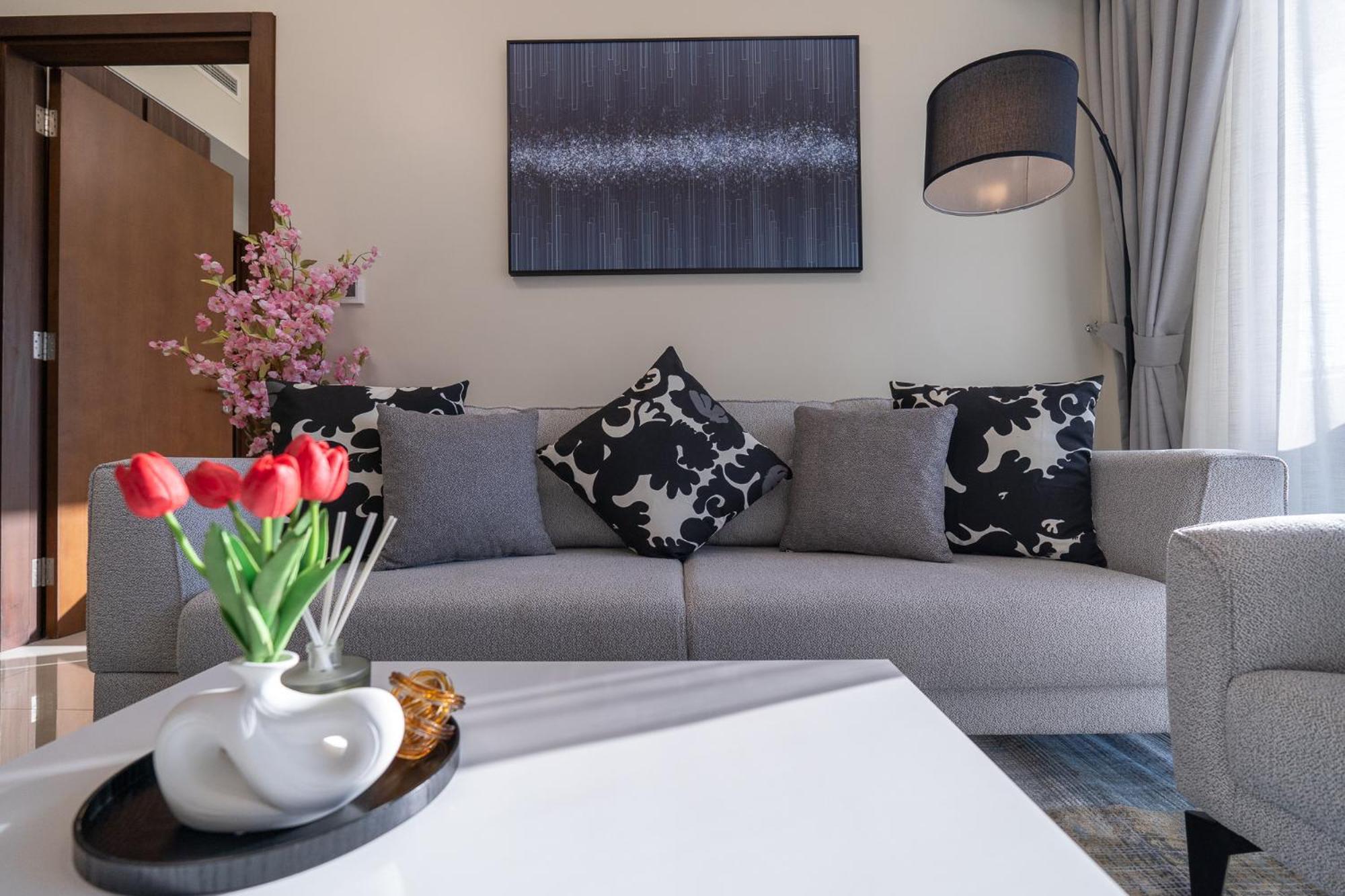 Apartment Stunning Burj View - Cozy 2br - 5 Min Mall Dubai