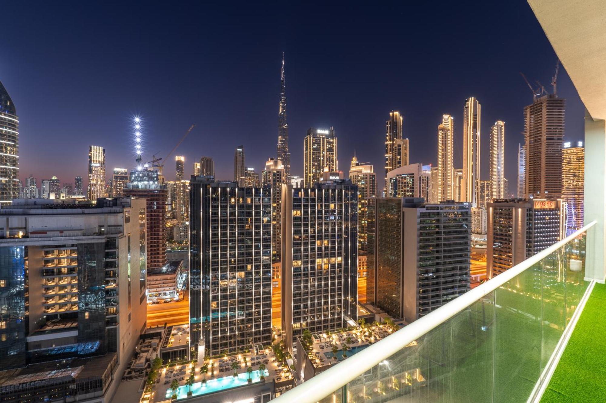 Apartment Stunning Burj View - Cozy 2br - 5 Min Mall Dubai
