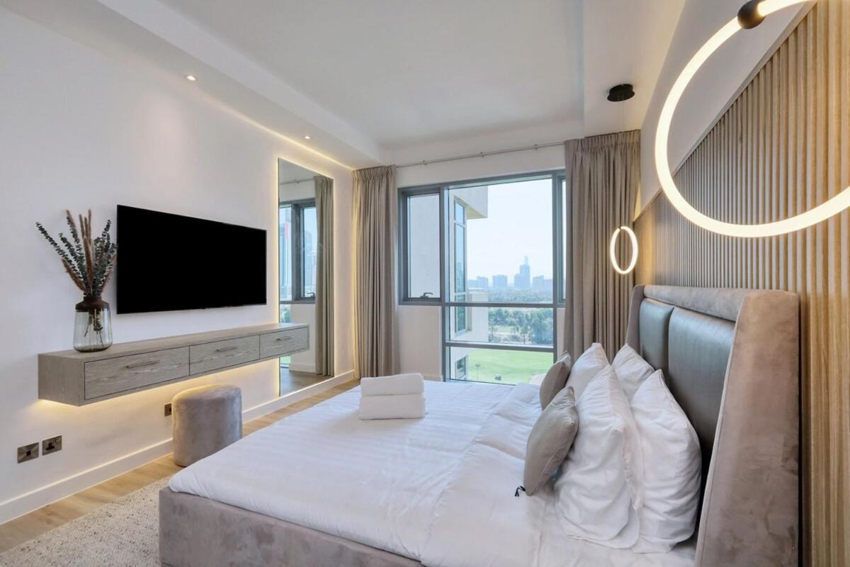 Luxury 3 Bed With Golf Course Views Apartment