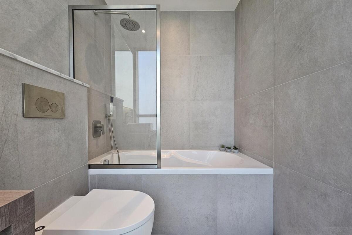 Apartment Luxury 3 Bed With Golf Course Views Dubai
