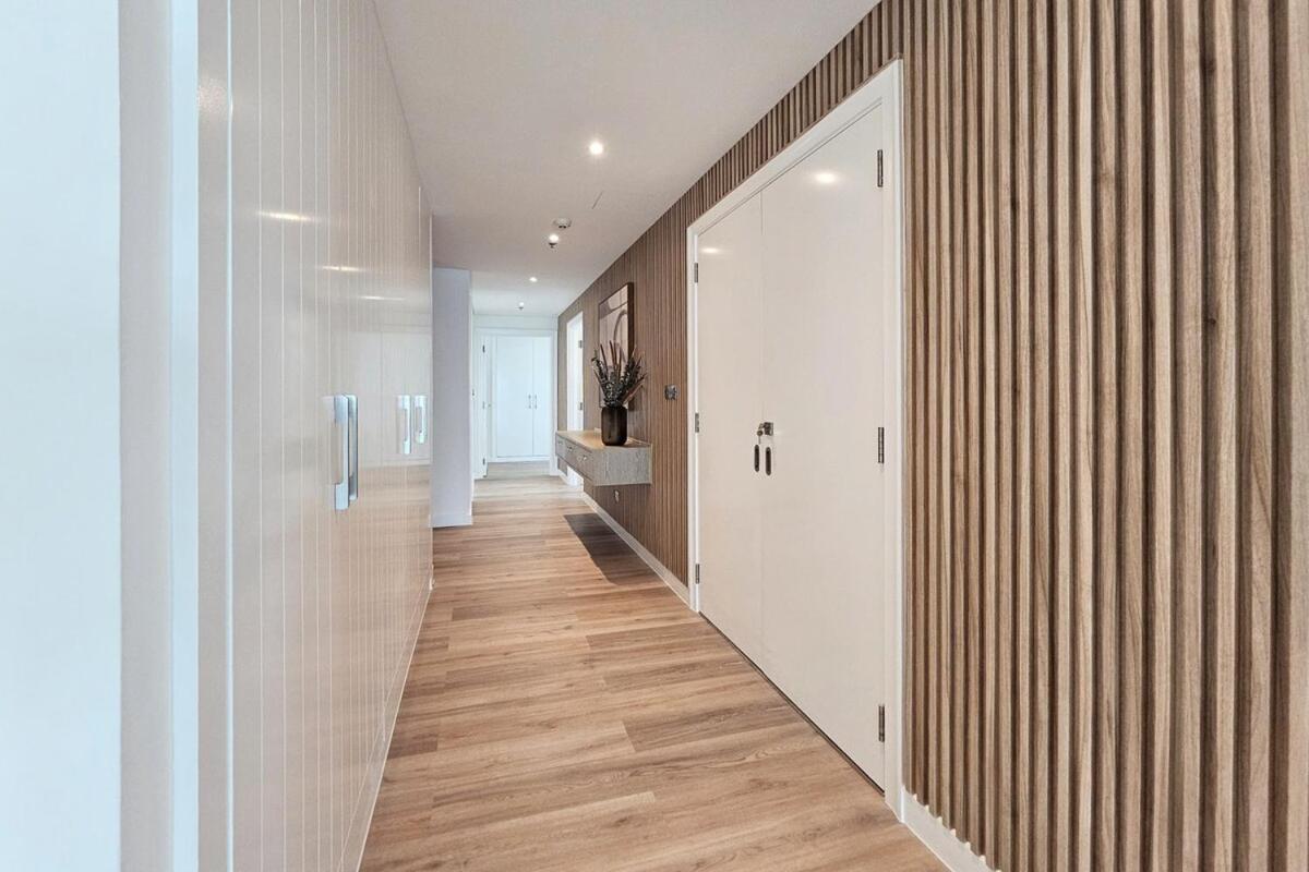 Luxury 3 Bed With Golf Course Views Apartment *