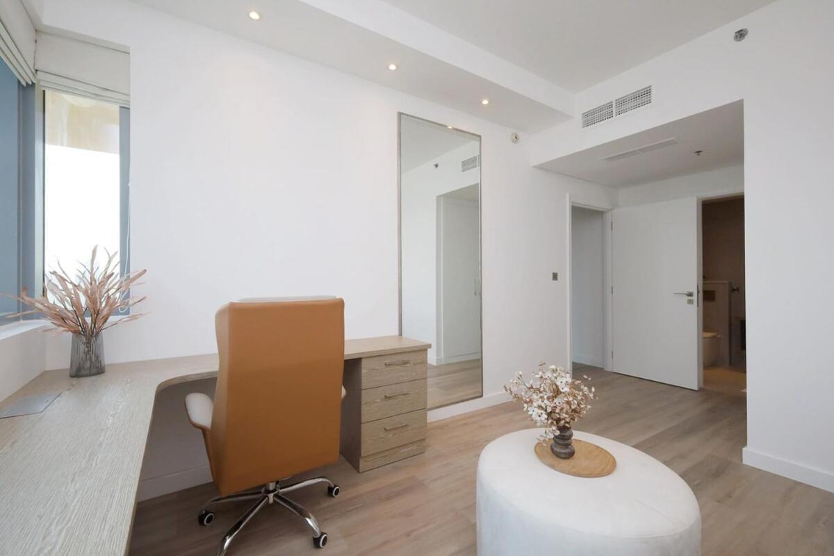 Luxury 3 Bed With Golf Course Views * Dubai