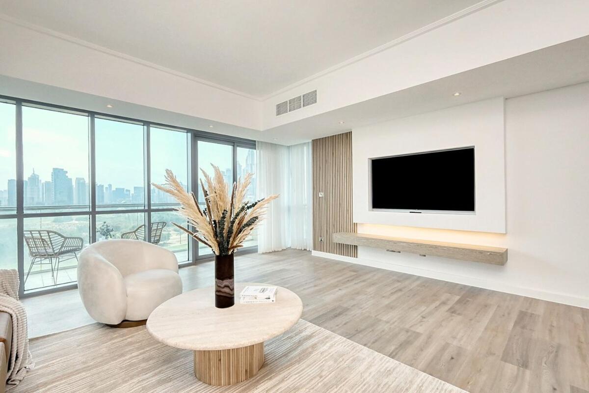 Luxury 3 Bed With Golf Course Views Apartment