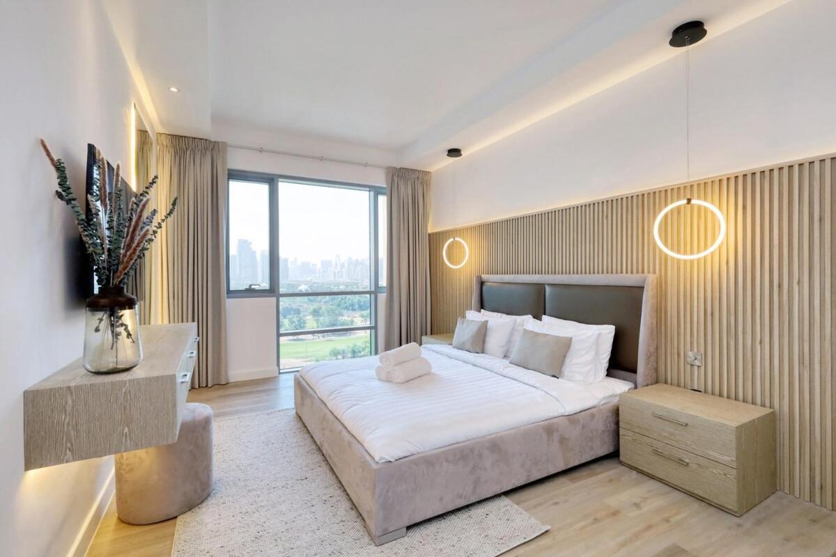 Luxury 3 Bed With Golf Course Views Apartment *