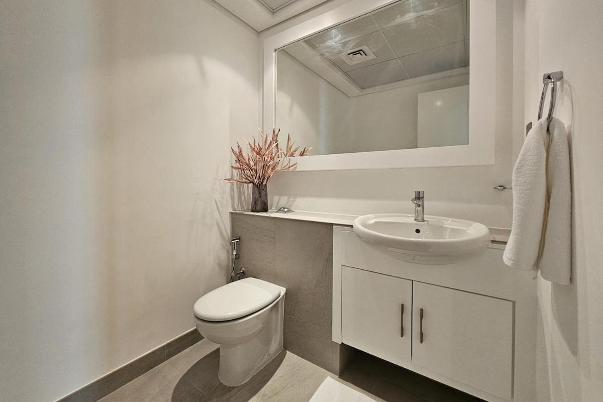 Luxury 3 Bed With Golf Course Views * Dubai
