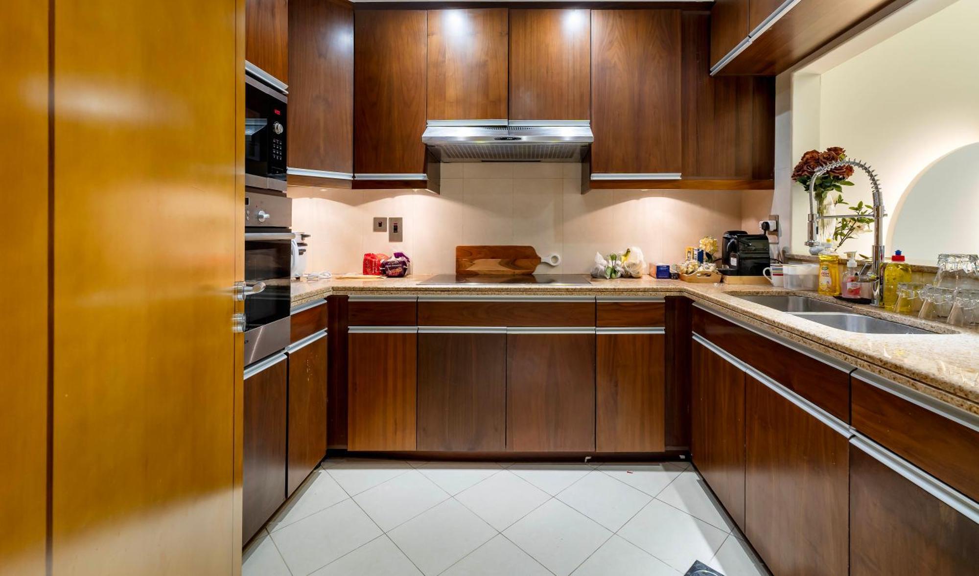 Usmans Brand New Duplex 5 Bedrooms Marina Trident Bayside 4 With 4 En-suite Washrooms Apartment *