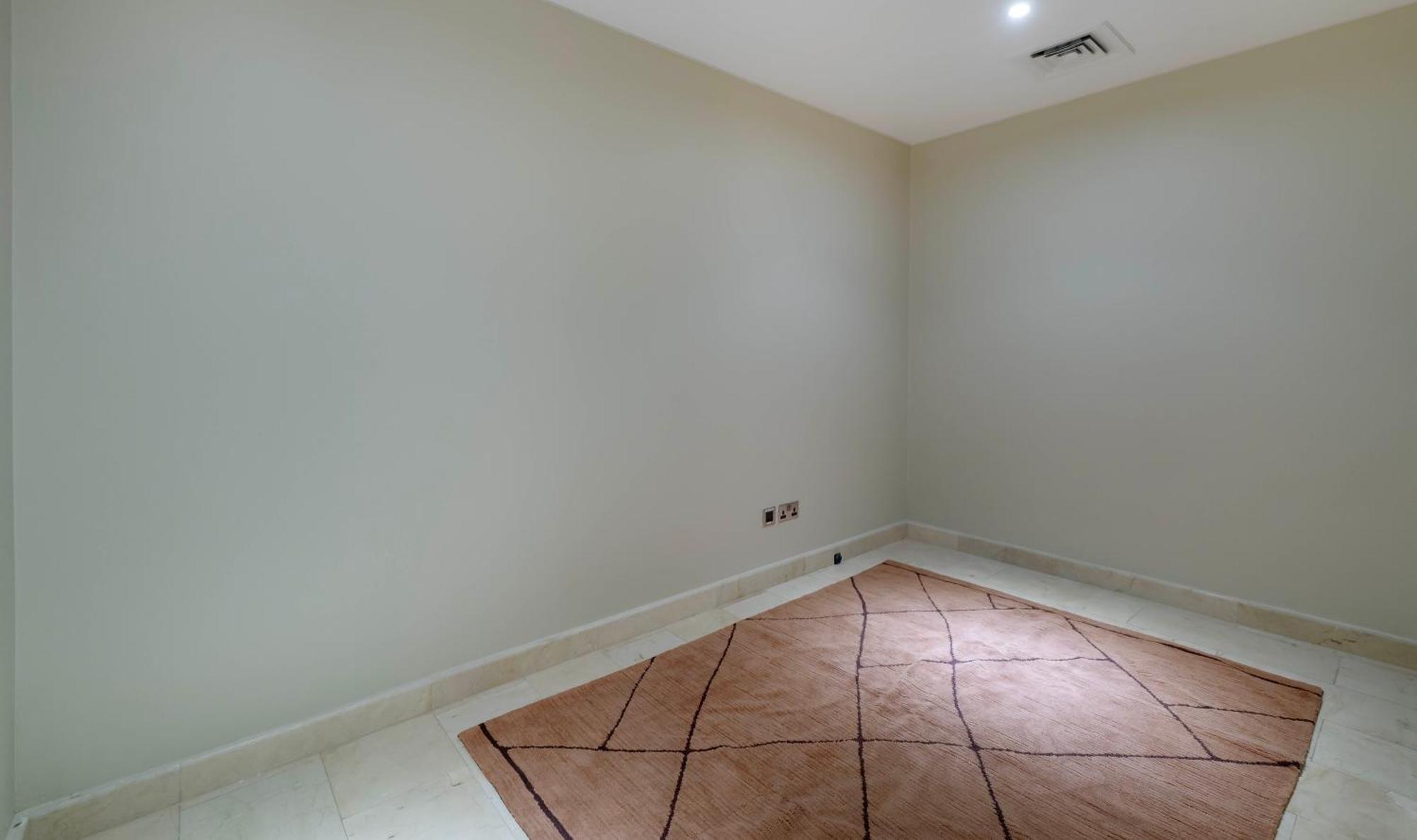 Usmans Brand New Duplex 5 Bedrooms Marina Trident Bayside 4 With 4 En-suite Washrooms *