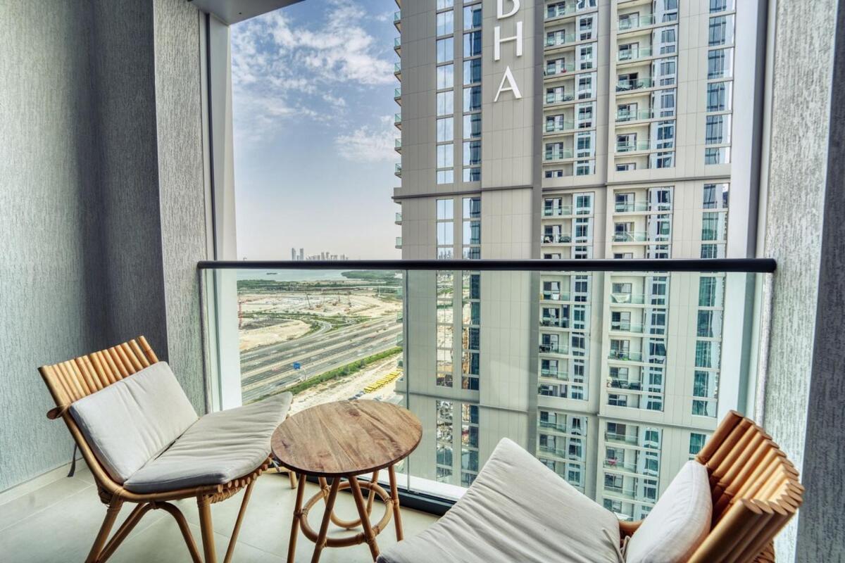Daire Modern 1br Retreat Creek Vistas Dubai