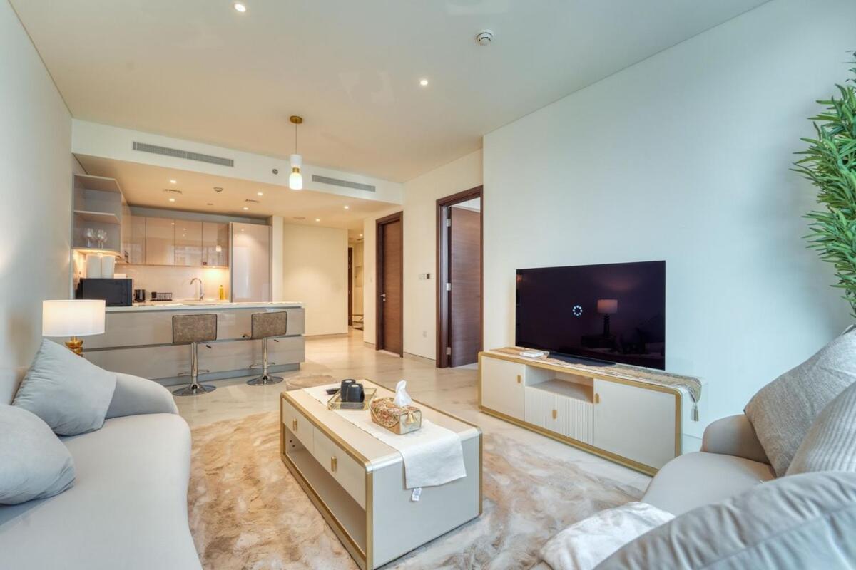 Daire Modern 1br Retreat Creek Vistas Dubai
