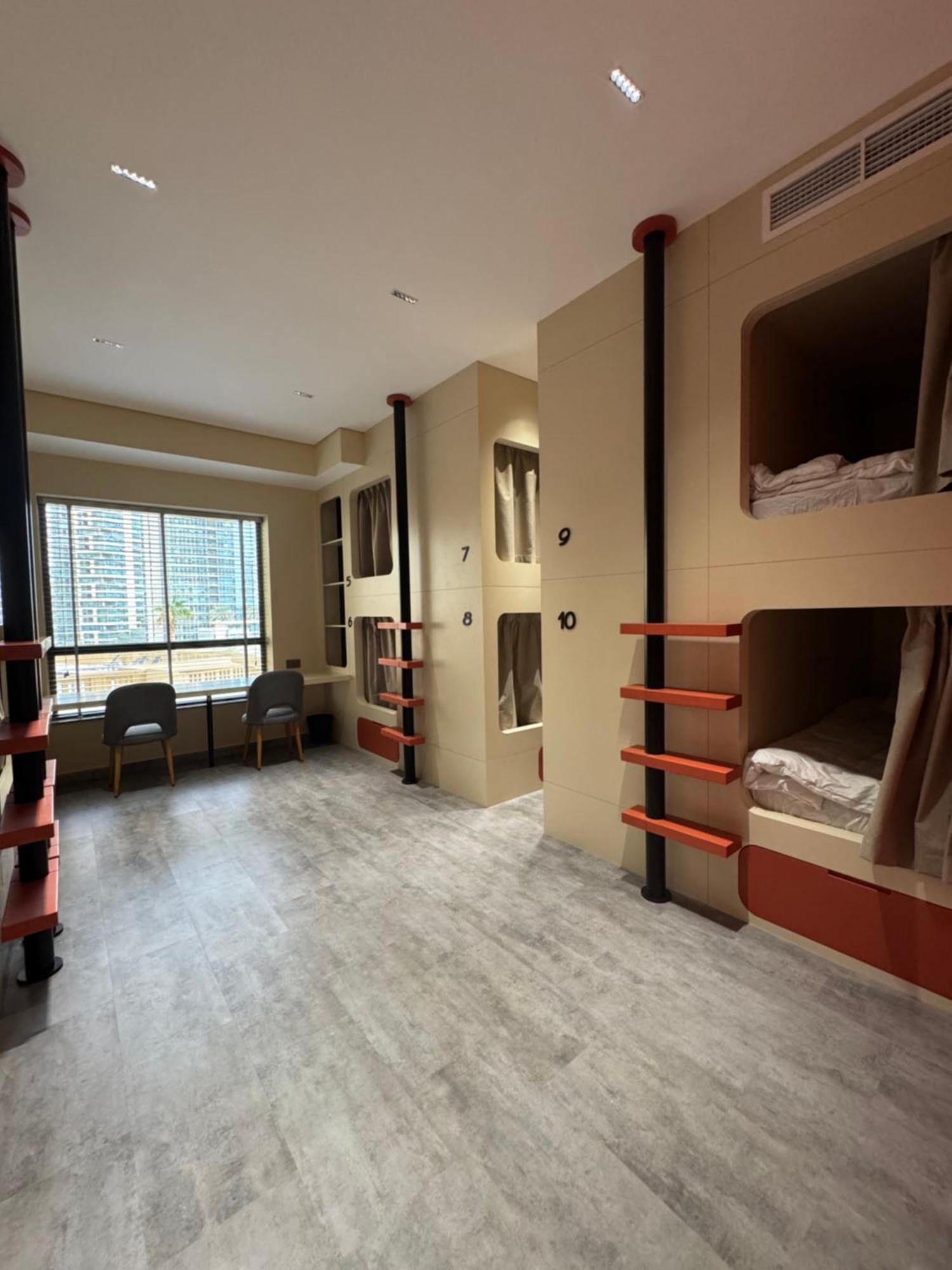 Capsule hotel 4 Friends Jbr Dubai