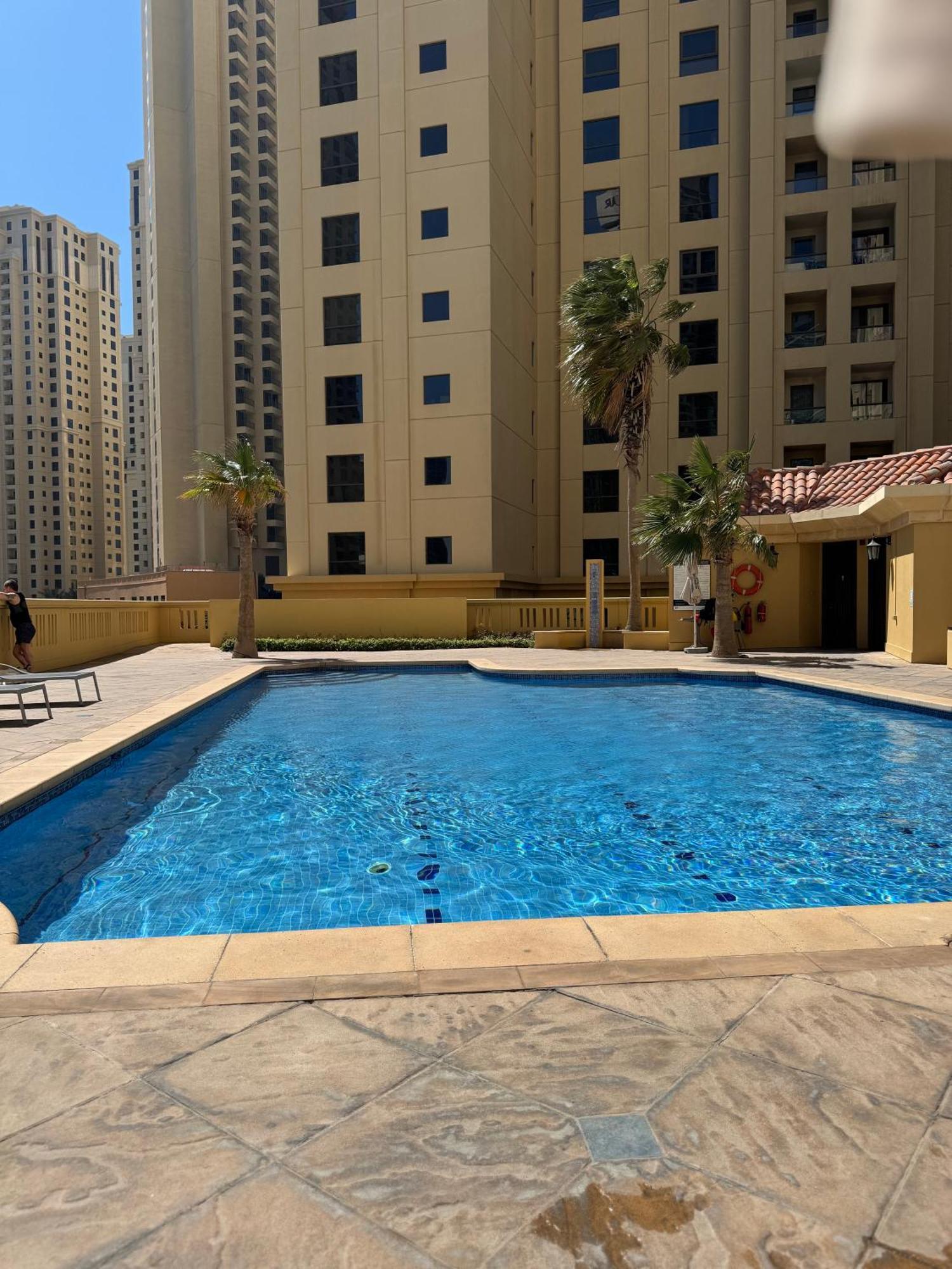 Capsule hotel 4 Friends Jbr