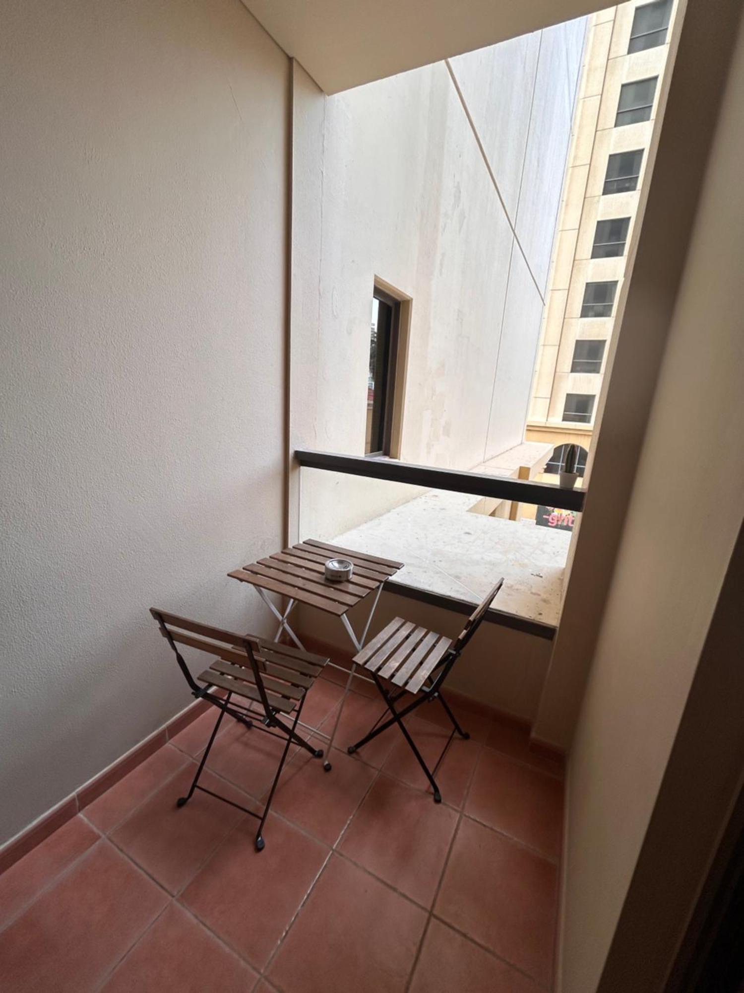 Capsule hotel 4 Friends Jbr