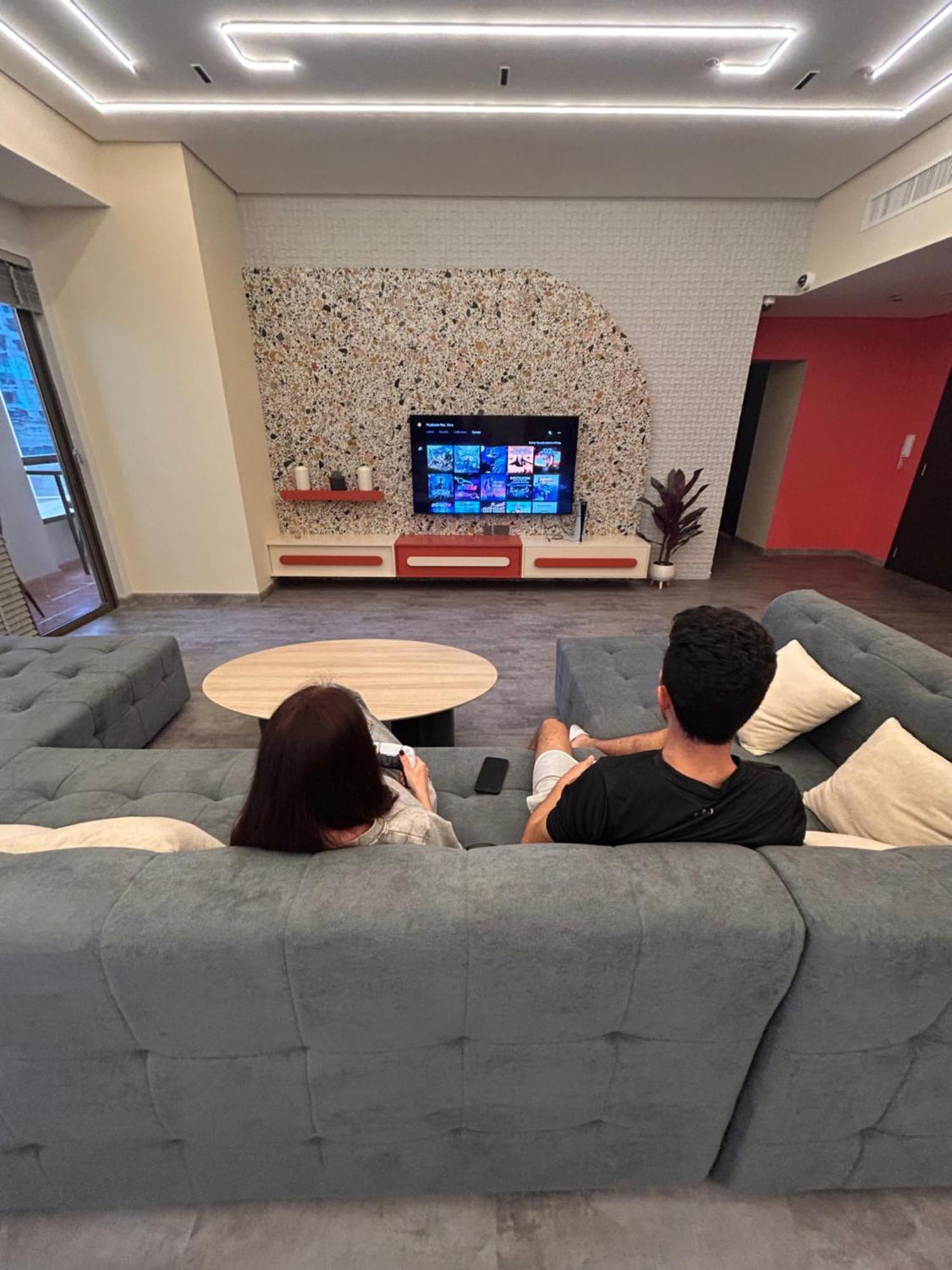 4 Friends Jbr *