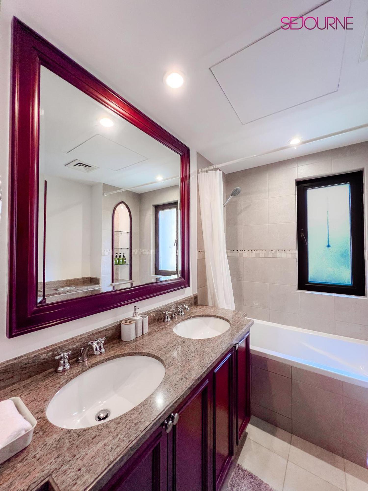 Daire Mot45 2br Downtown W Full Burj Khalifa View Dubai