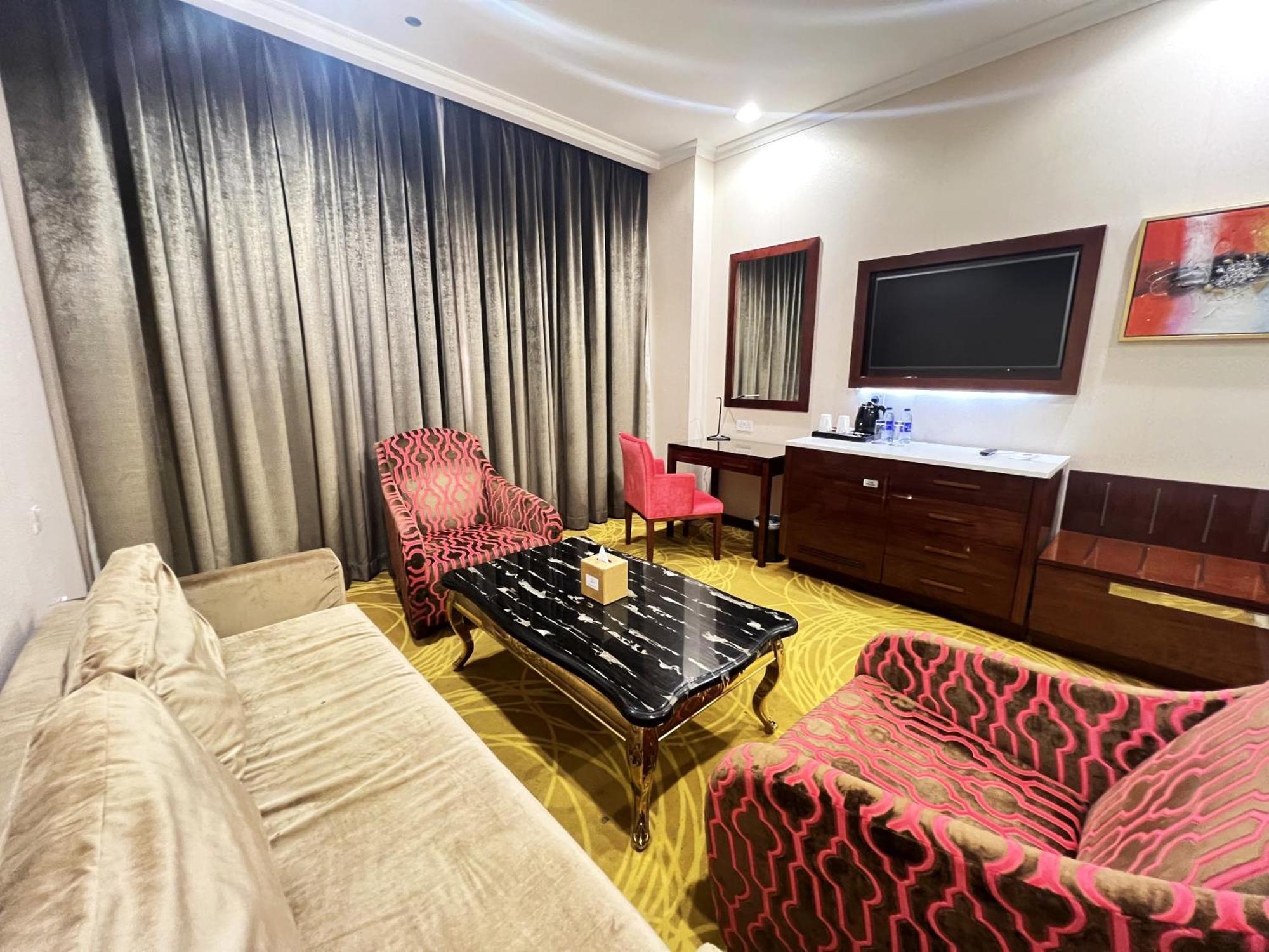 Pulse Al Jaddaf Otel