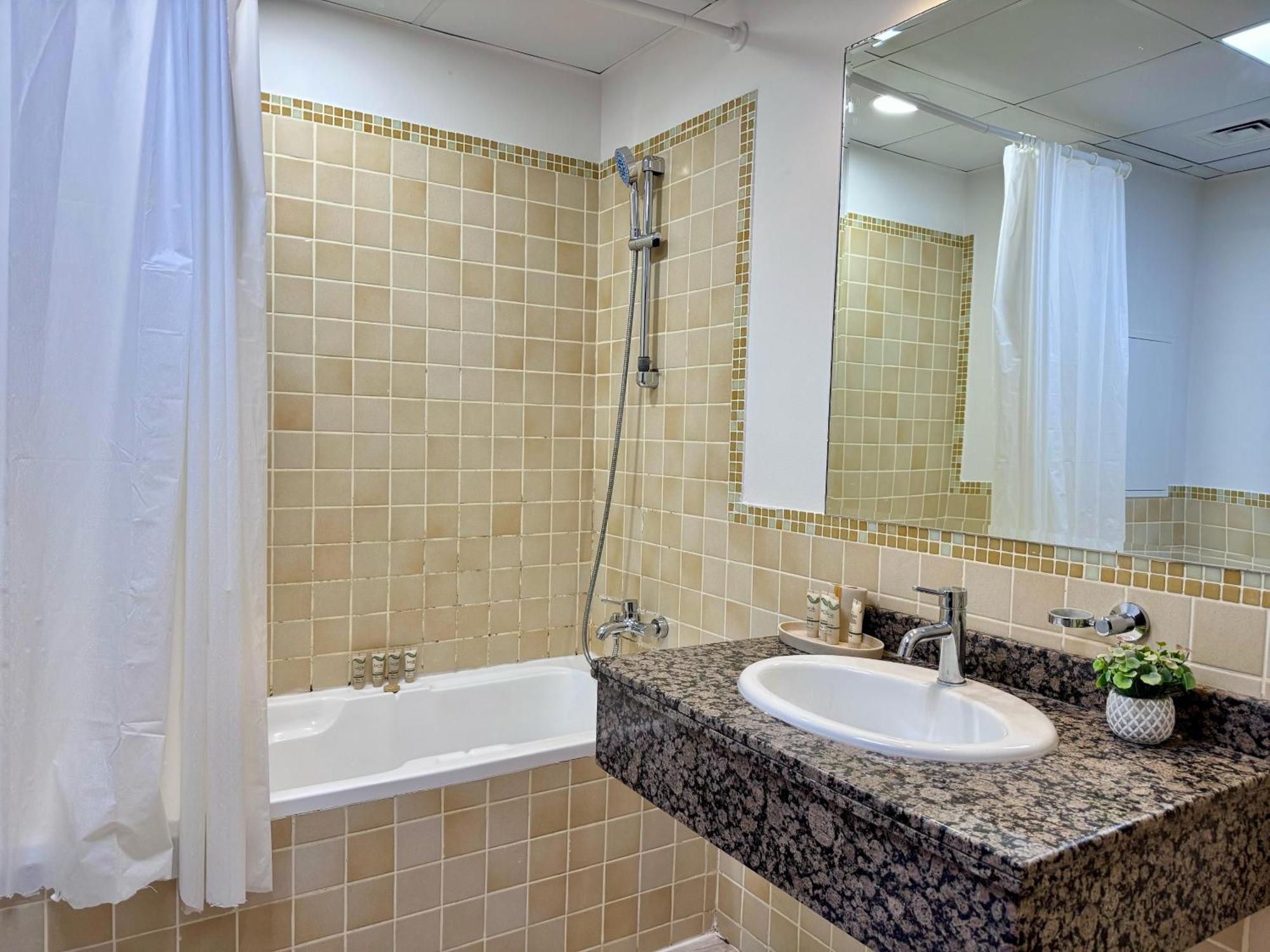 3br With Gorgeous Marina View On Jbr Near Mall, Metro & Eye- By Sunkissed Homes * Dubai