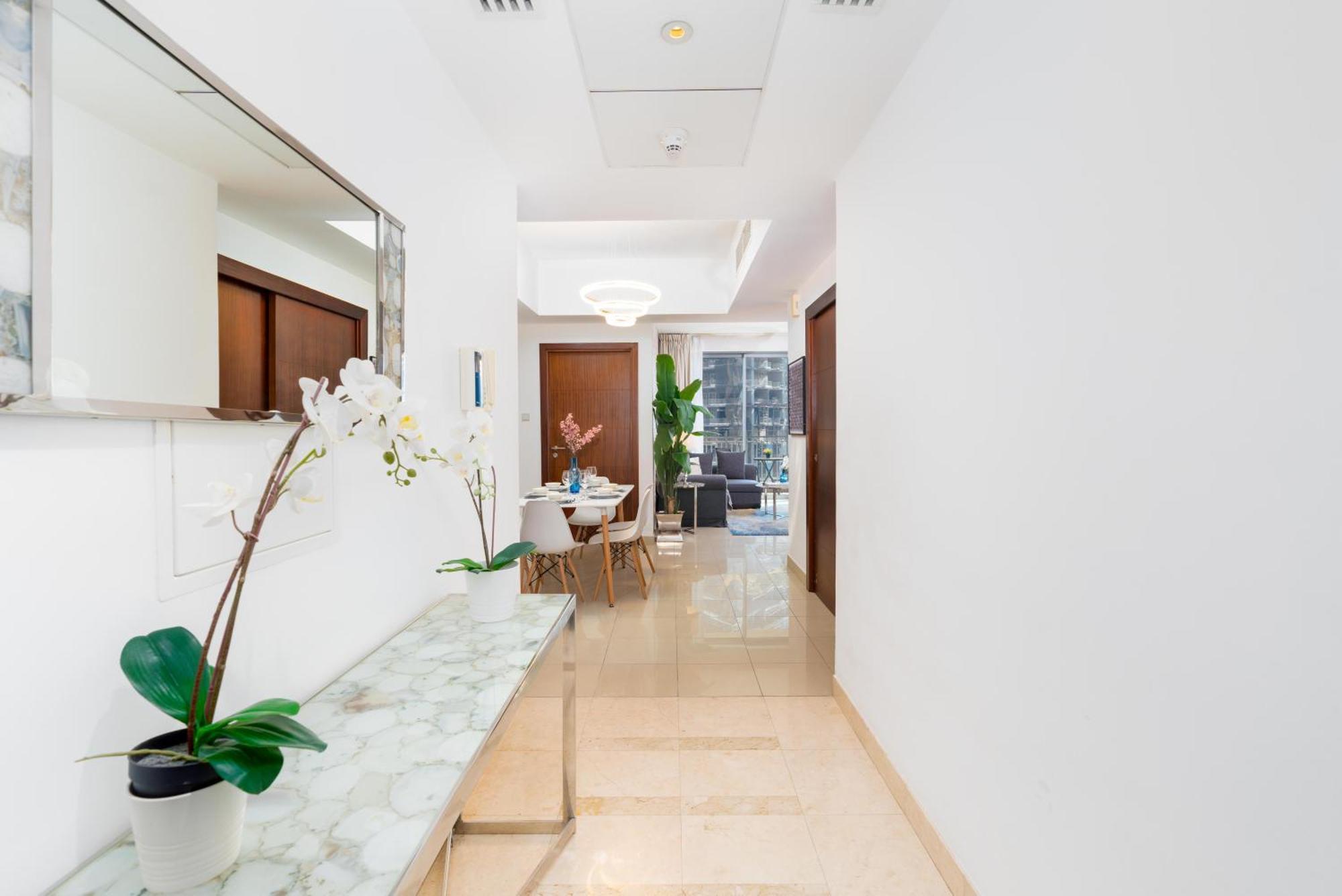 Ultimate 2 Bedroom Next To Burj Khalifa With Opera With Fountain Views Apartment *