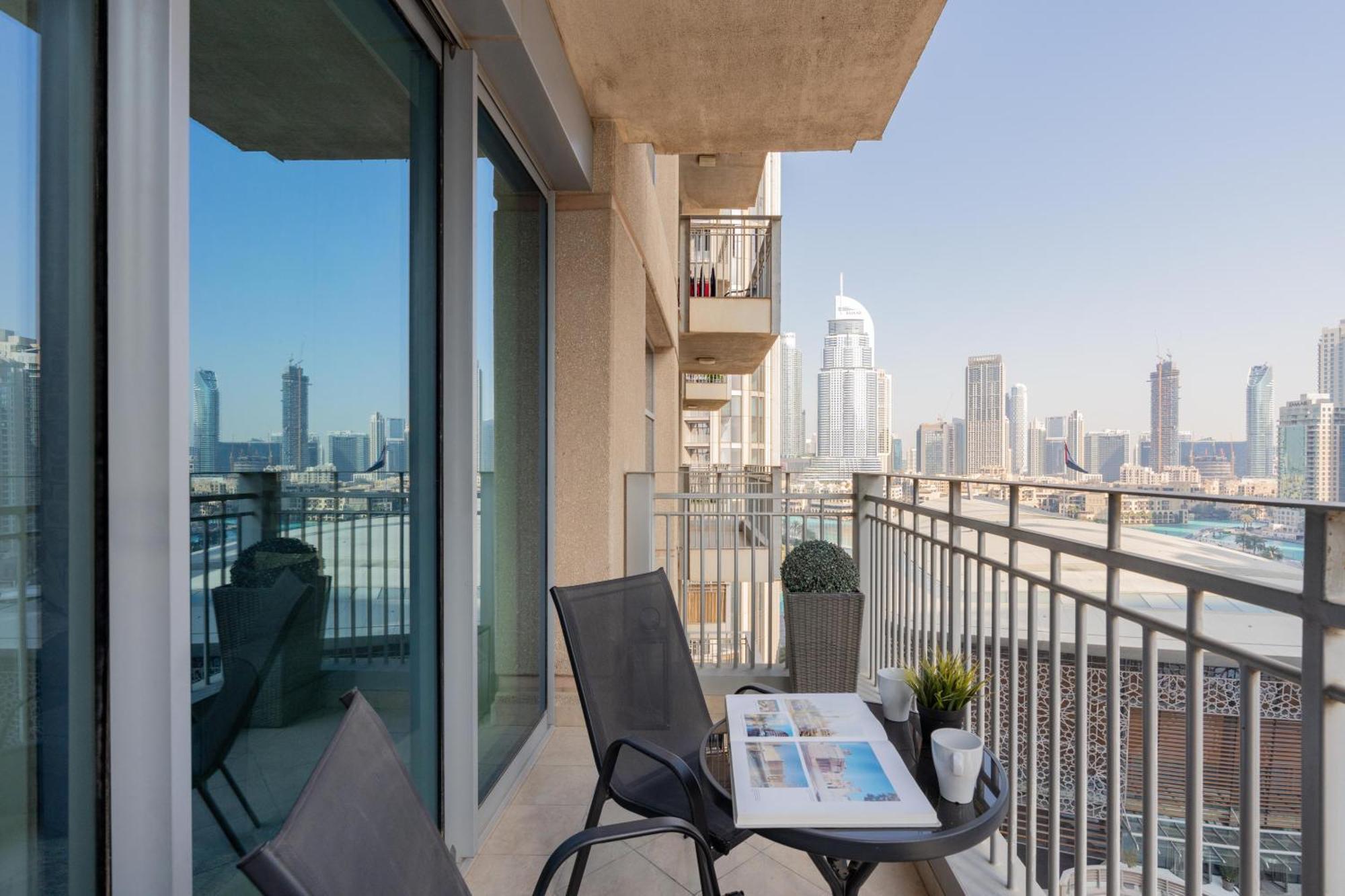 Apartment Ultimate 2 Bedroom Next To Burj Khalifa With Opera With Fountain Views Dubai