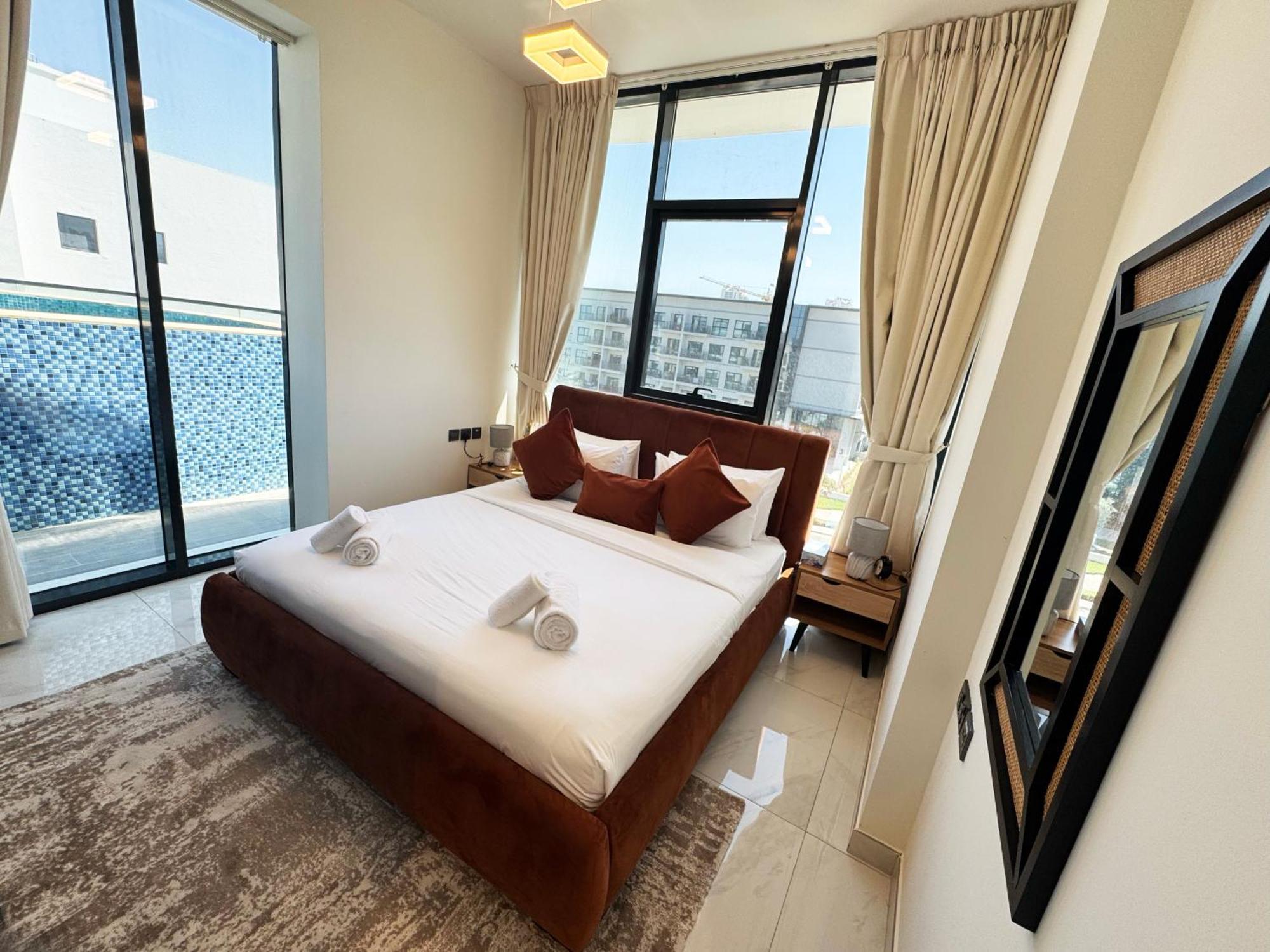 Great Magnificent Brand New With Private Pool *