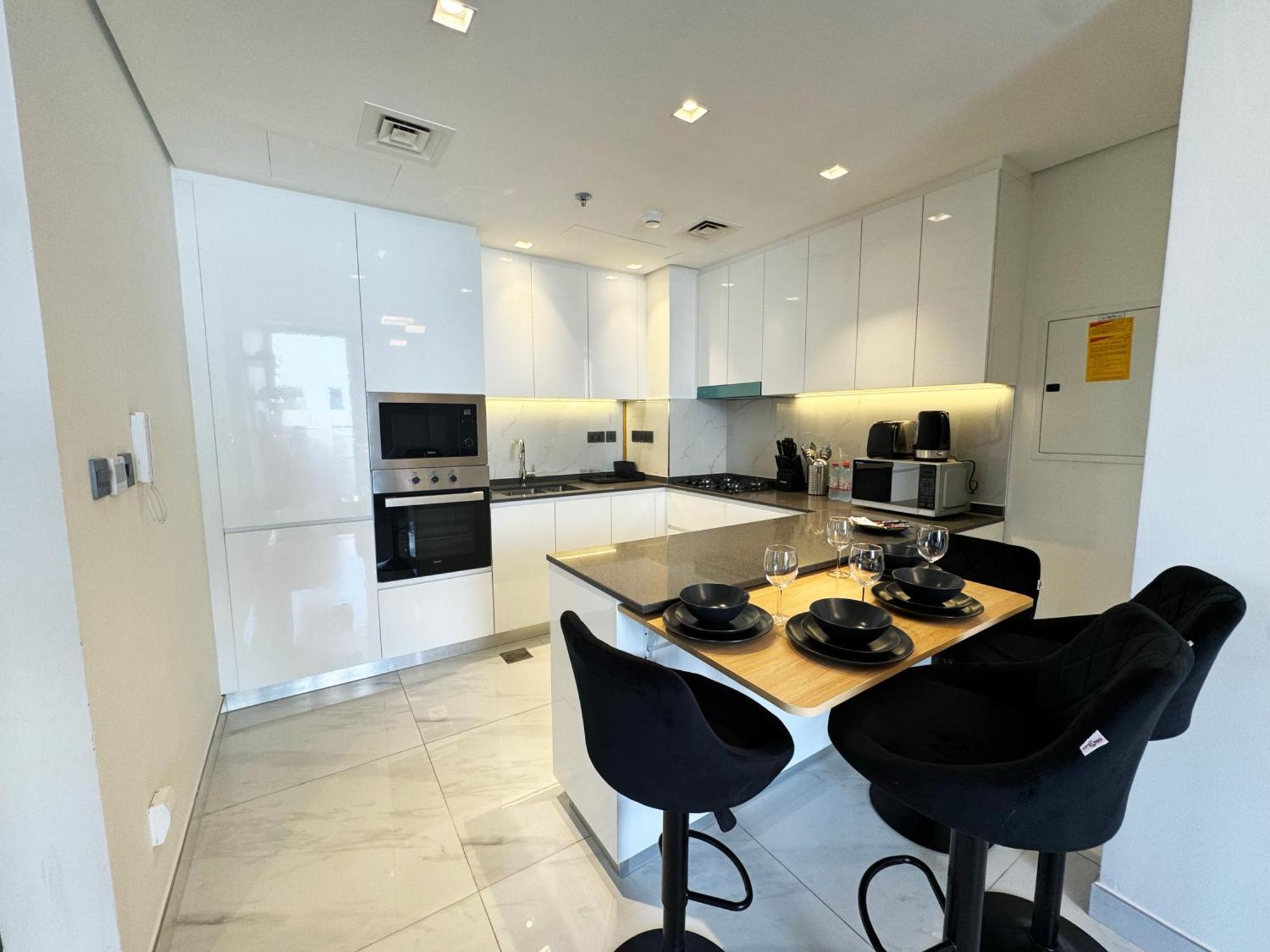 Great Magnificent Brand New With Private Pool Dubai
