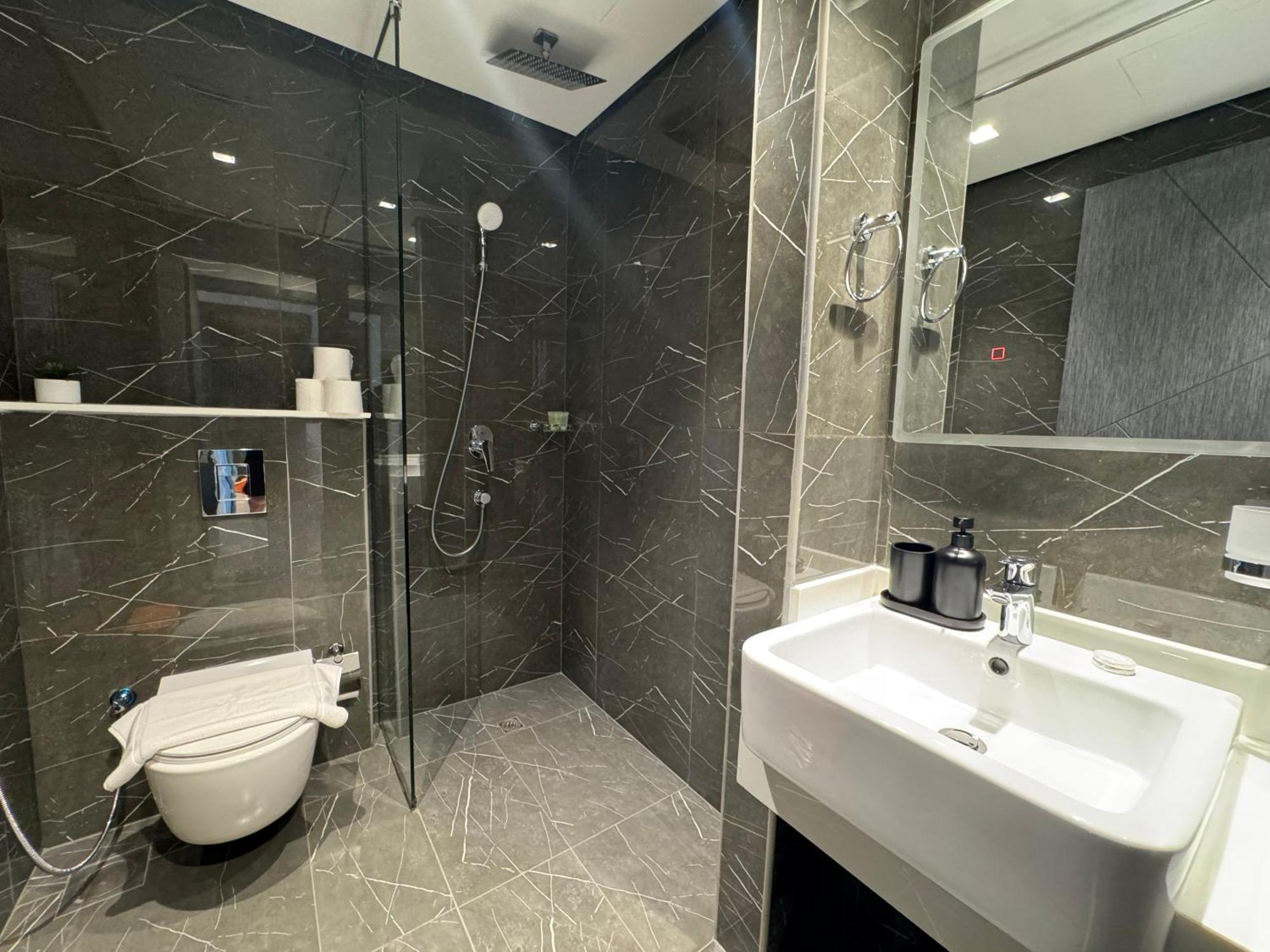 Apartment Great Magnificent Brand New With Private Pool *