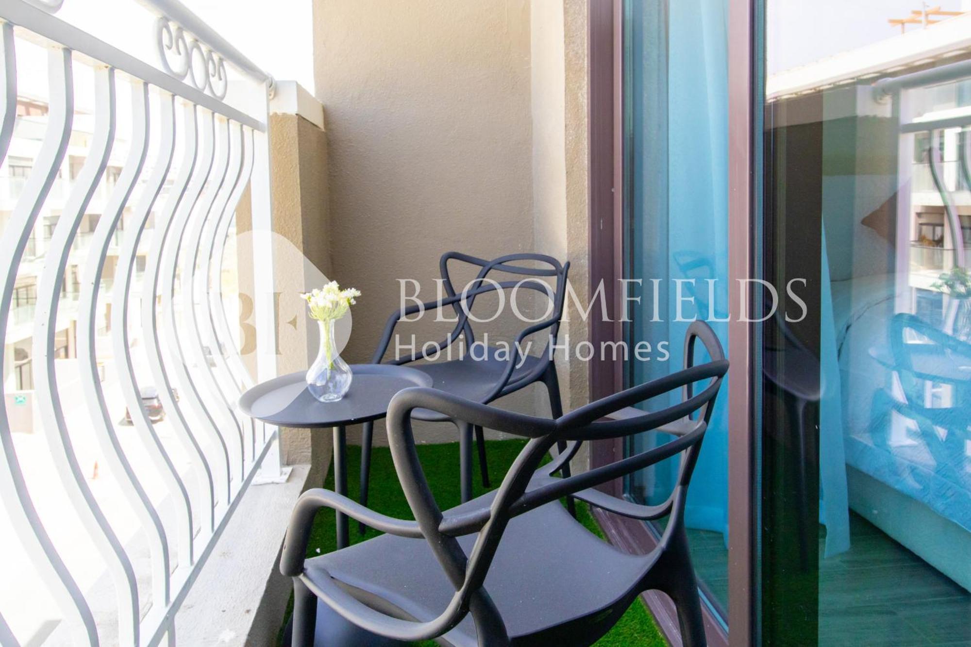 Bloomfields Modern Escape Stu In Jvc Apartment *