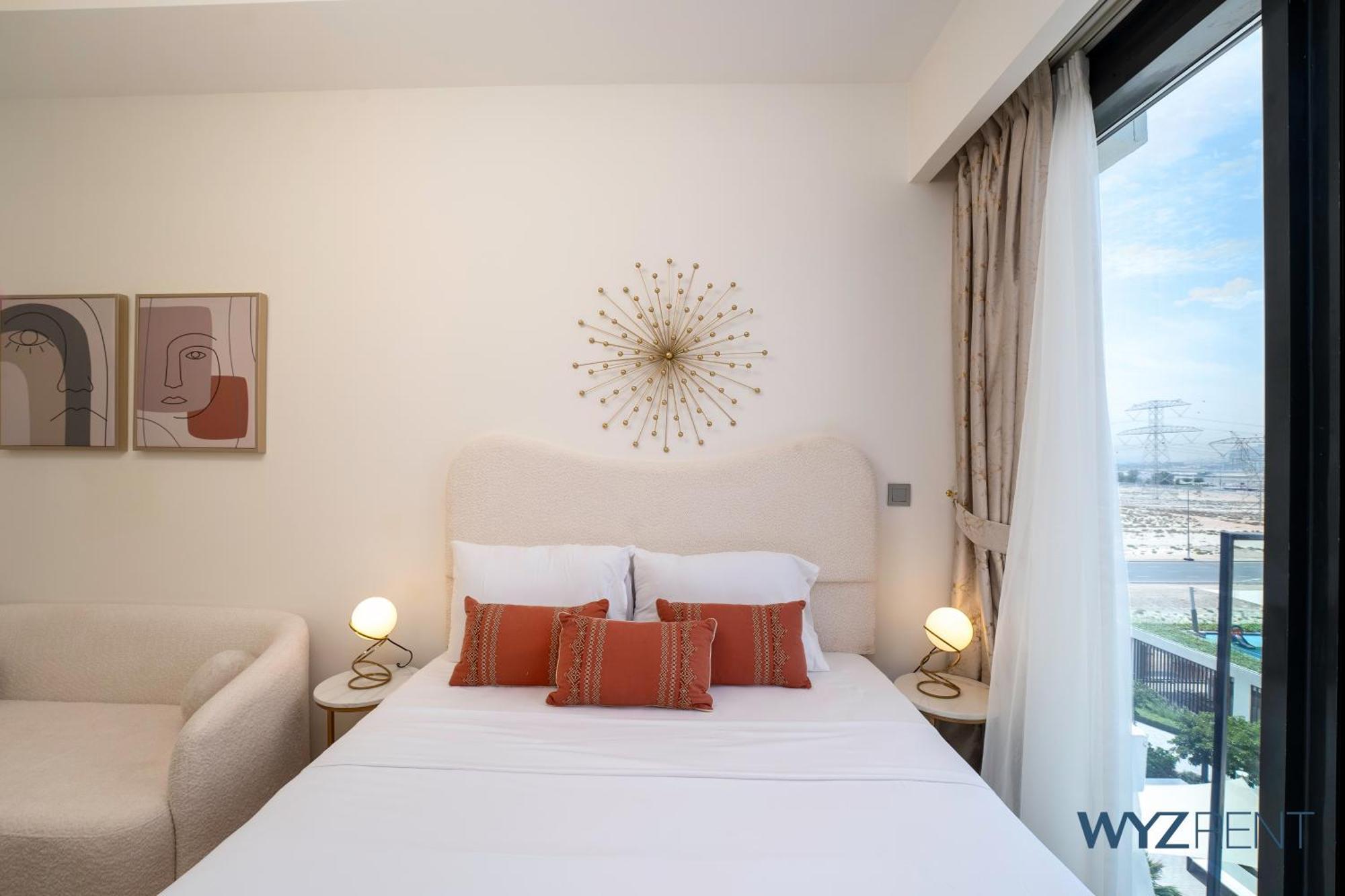 Unique In Azizi Riviera,city & Pool View Dubai