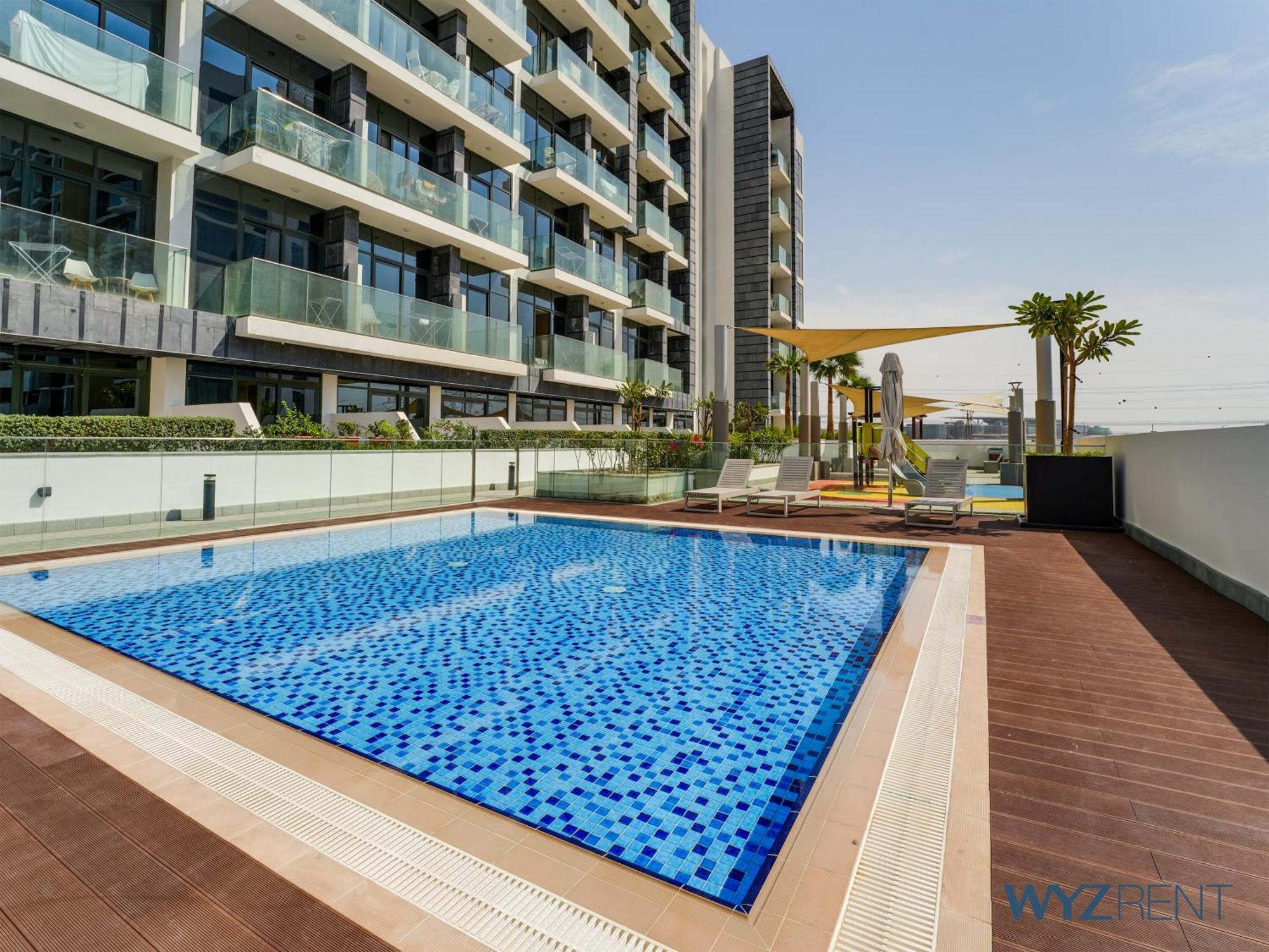 Unique In Azizi Riviera,city & Pool View Dubai