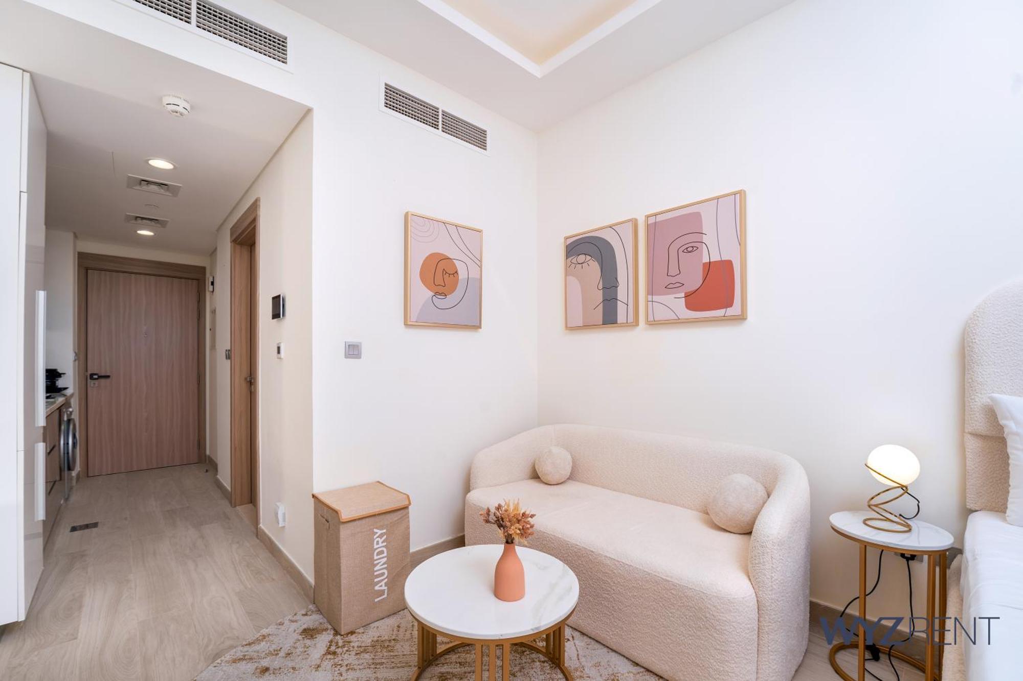 Unique In Azizi Riviera,city & Pool View * Dubai