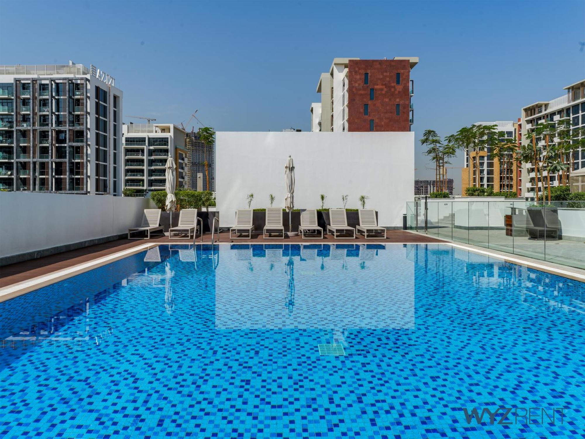 Unique In Azizi Riviera,city & Pool View Dubai